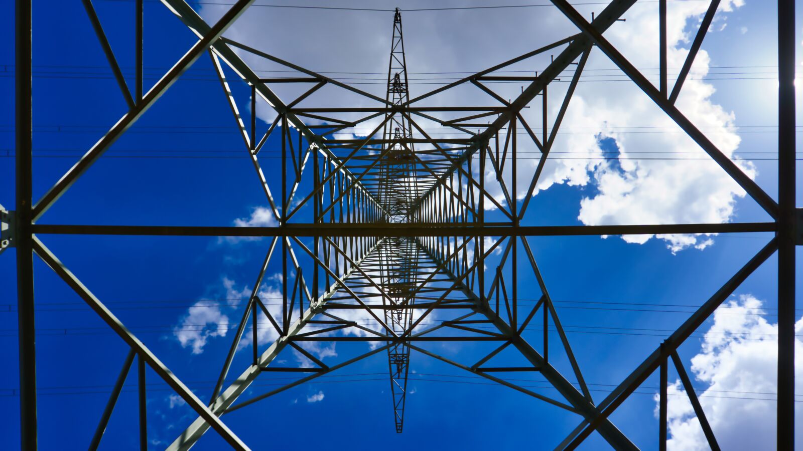 Sony E 16-50mm F3.5-5.6 PZ OSS sample photo. Current, symmetry, sky photography