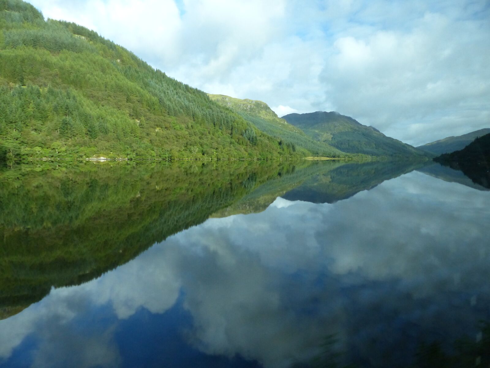 Panasonic Lumix DMC-FZ200 sample photo. Scotland, lake, water photography