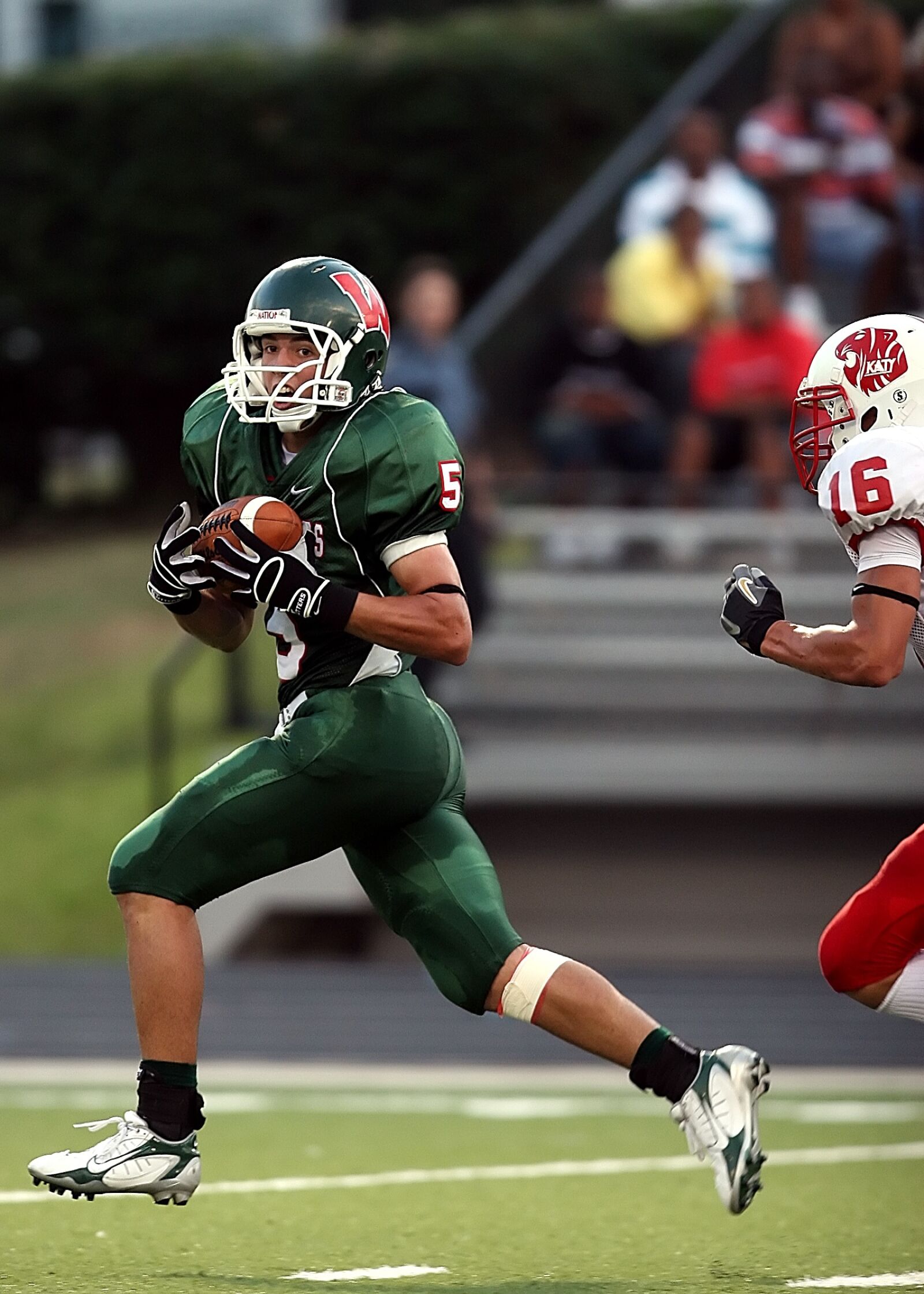 Canon EOS 20D sample photo. Football, american football, receiver photography