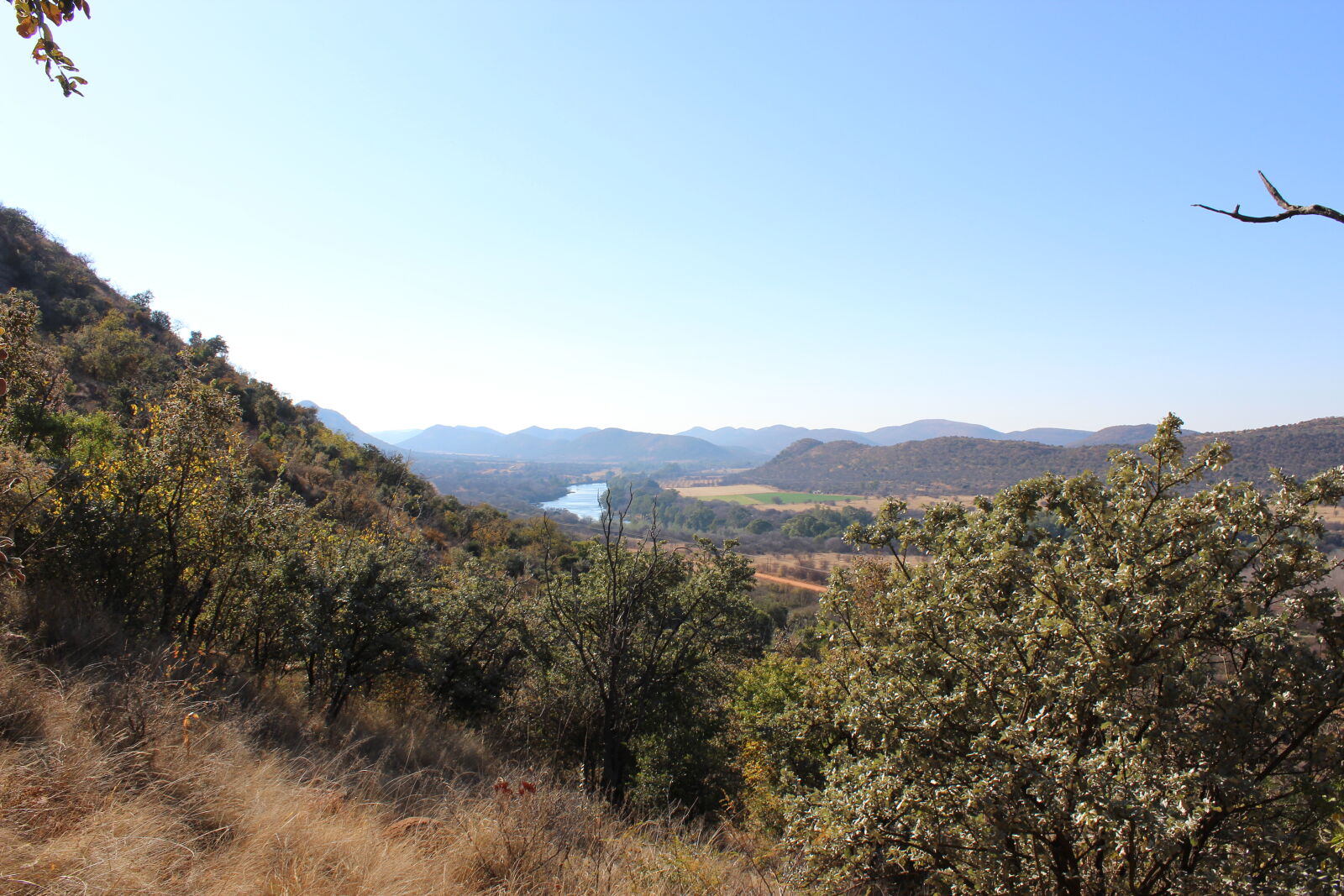 Canon EOS 1200D (EOS Rebel T5 / EOS Kiss X70 / EOS Hi) sample photo. Mountain, river photography