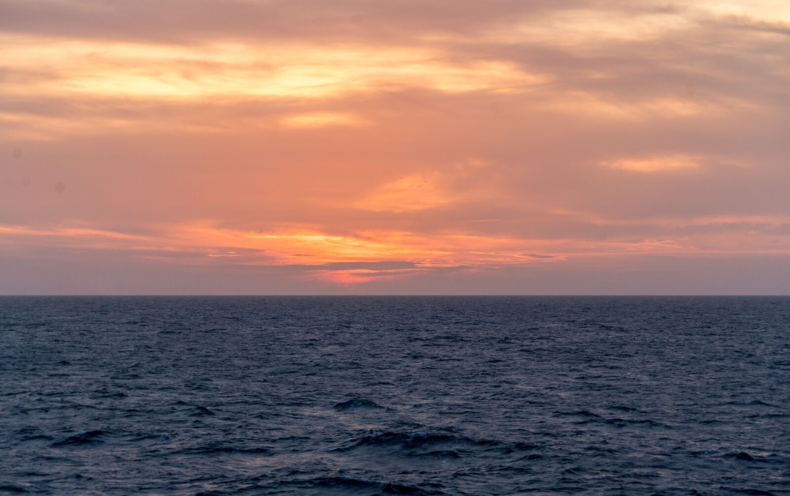 Sony a7R II + Sony FE 24-240mm F3.5-6.3 OSS sample photo. Sunset, clouds, sea photography