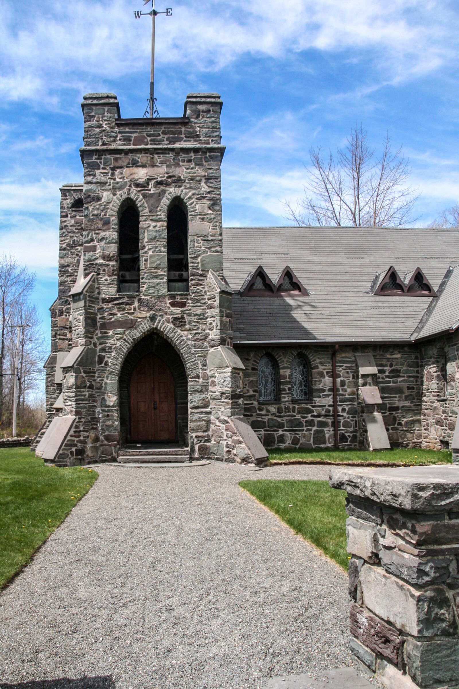 Canon EOS 350D (EOS Digital Rebel XT / EOS Kiss Digital N) sample photo. Stone, architecture, church photography