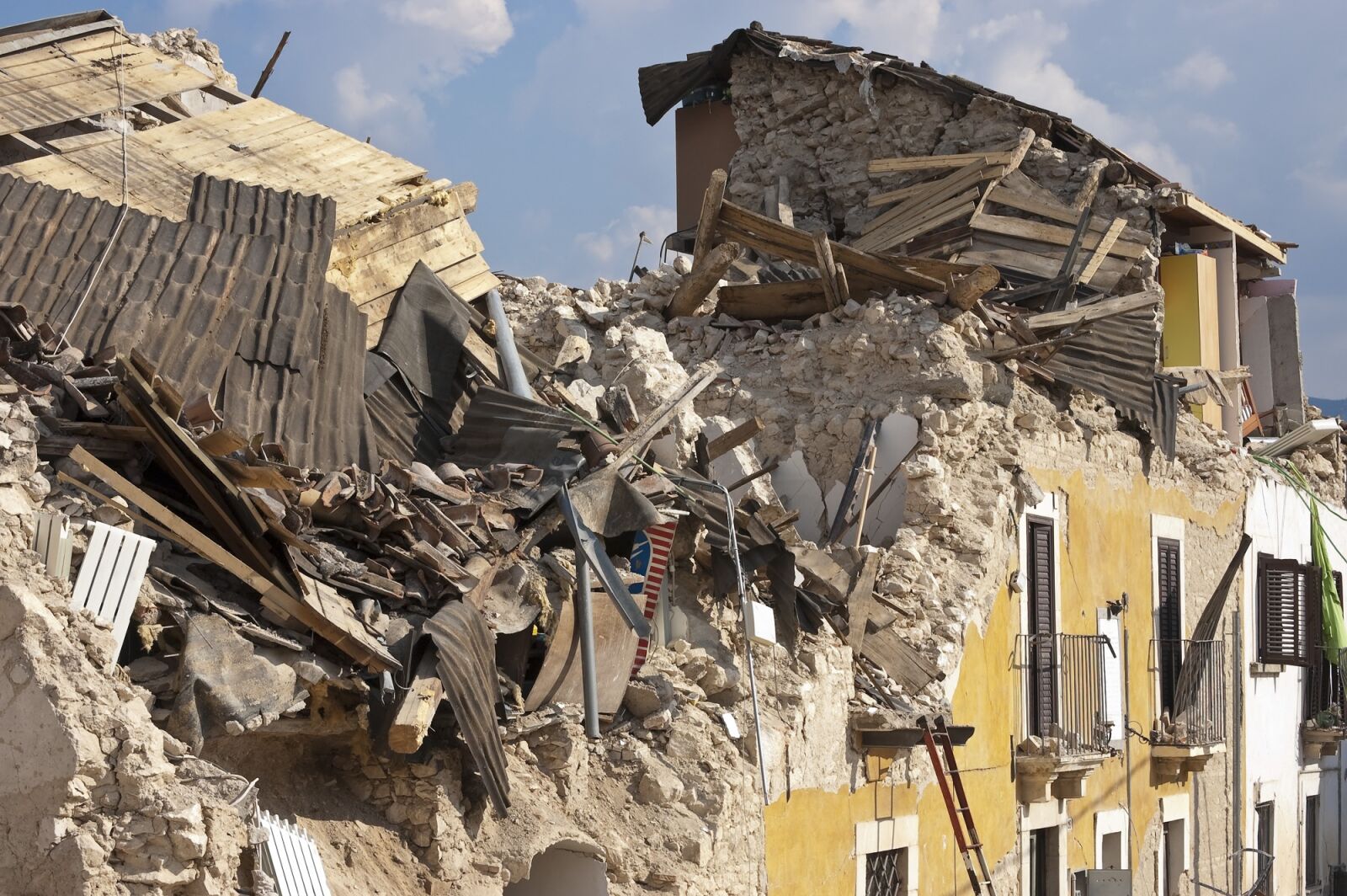 Nikon D70 sample photo. Earthquake, rubble, collapse photography