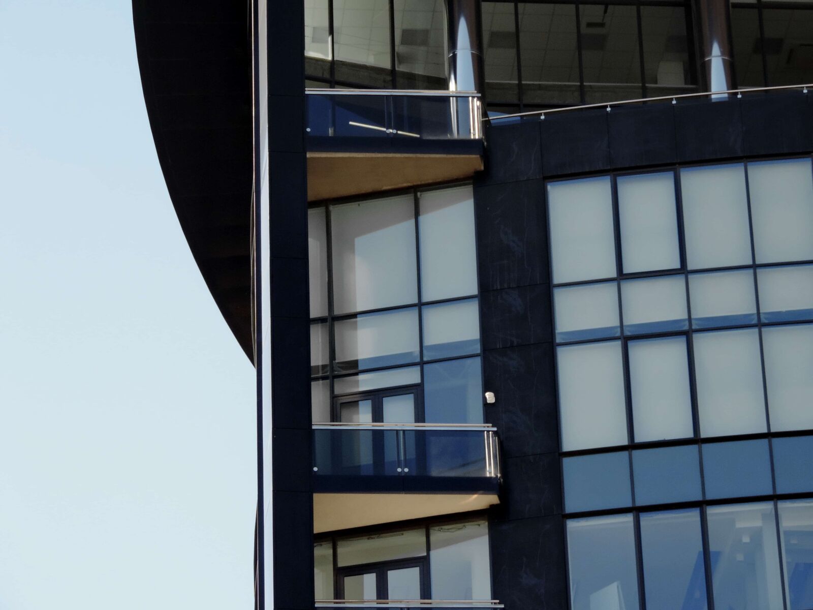 Nikon Coolpix P520 sample photo. Balcony, futuristic, modern, building photography