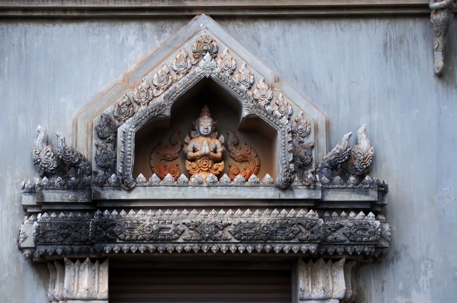 Pentax K-5 sample photo. Laos, pnom-penh, arc of photography
