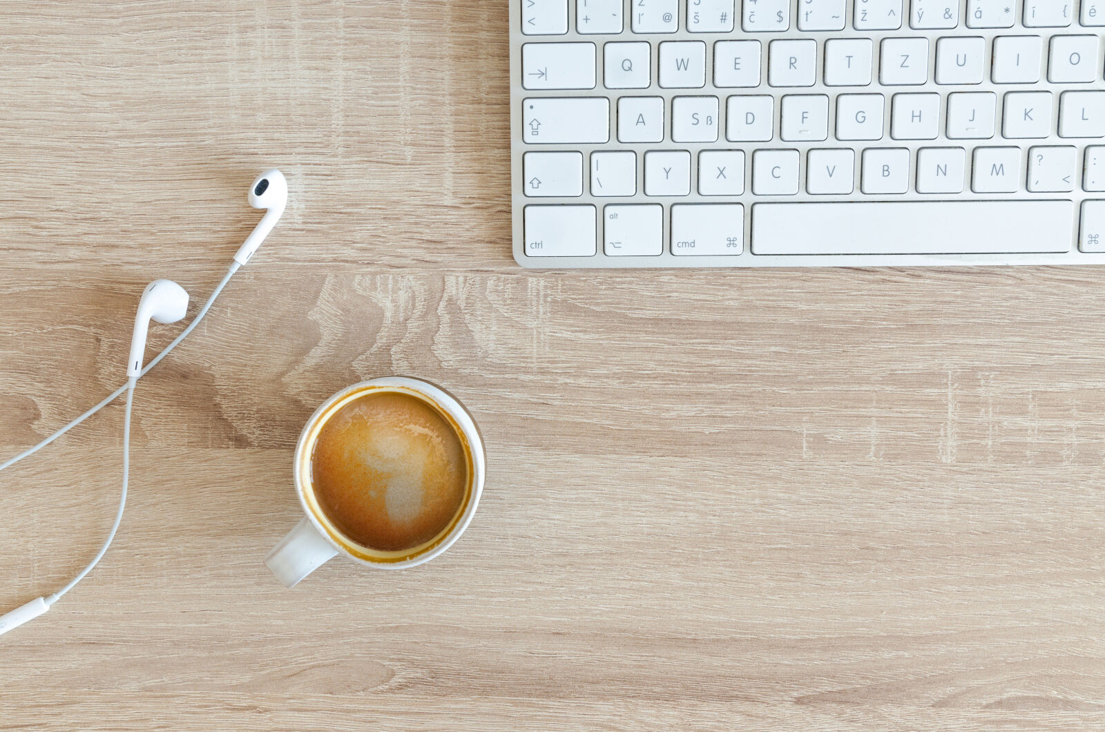 Nikon D5100 sample photo. Coffee, cup, desk, earphone photography