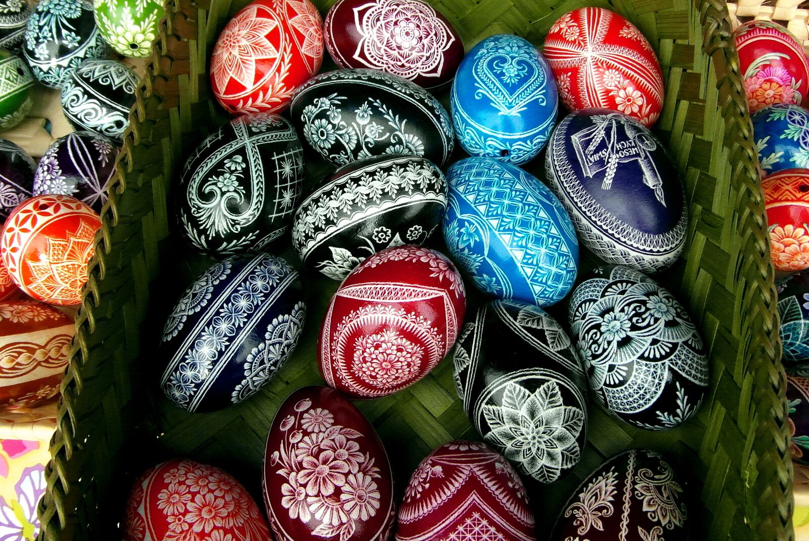 Samsung WB750 sample photo. Easter eggs, eggs, easter photography