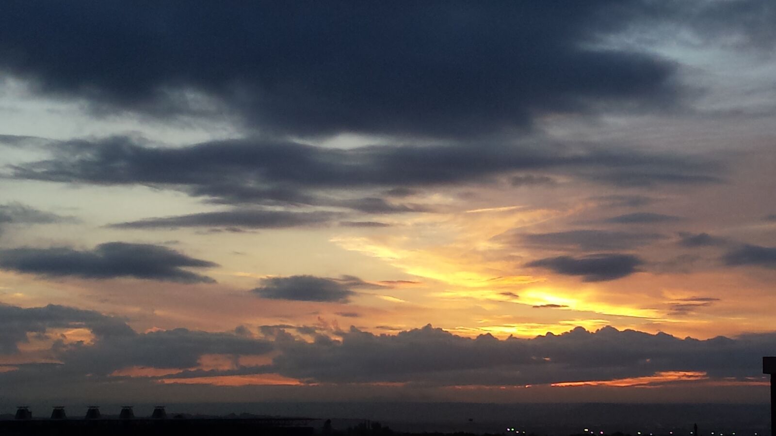 Samsung Galaxy S4 sample photo. Clouds, dusk, sky photography
