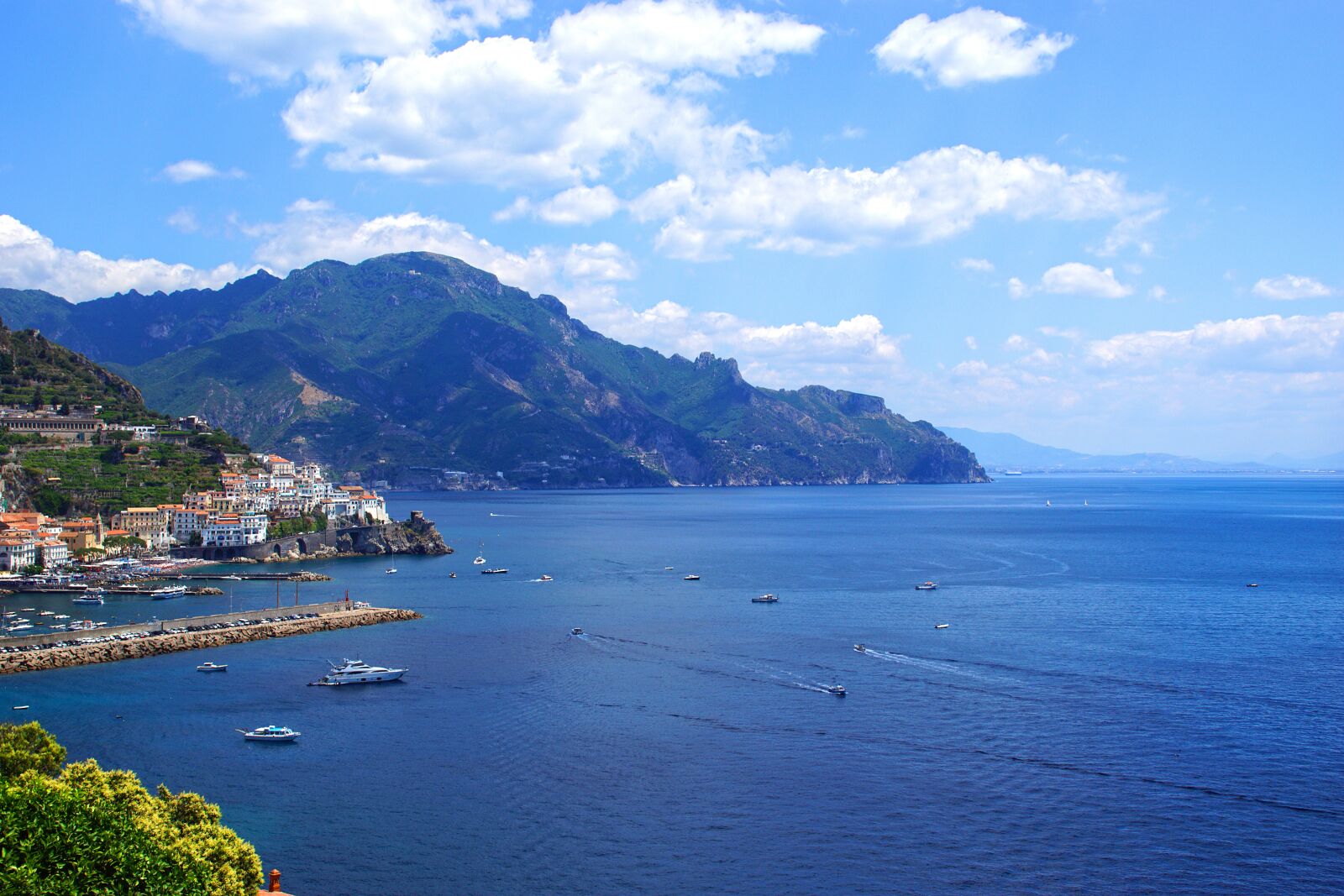 Sony DT 18-200mm F3.5-6.3 sample photo. Italy, sea, landscape photography