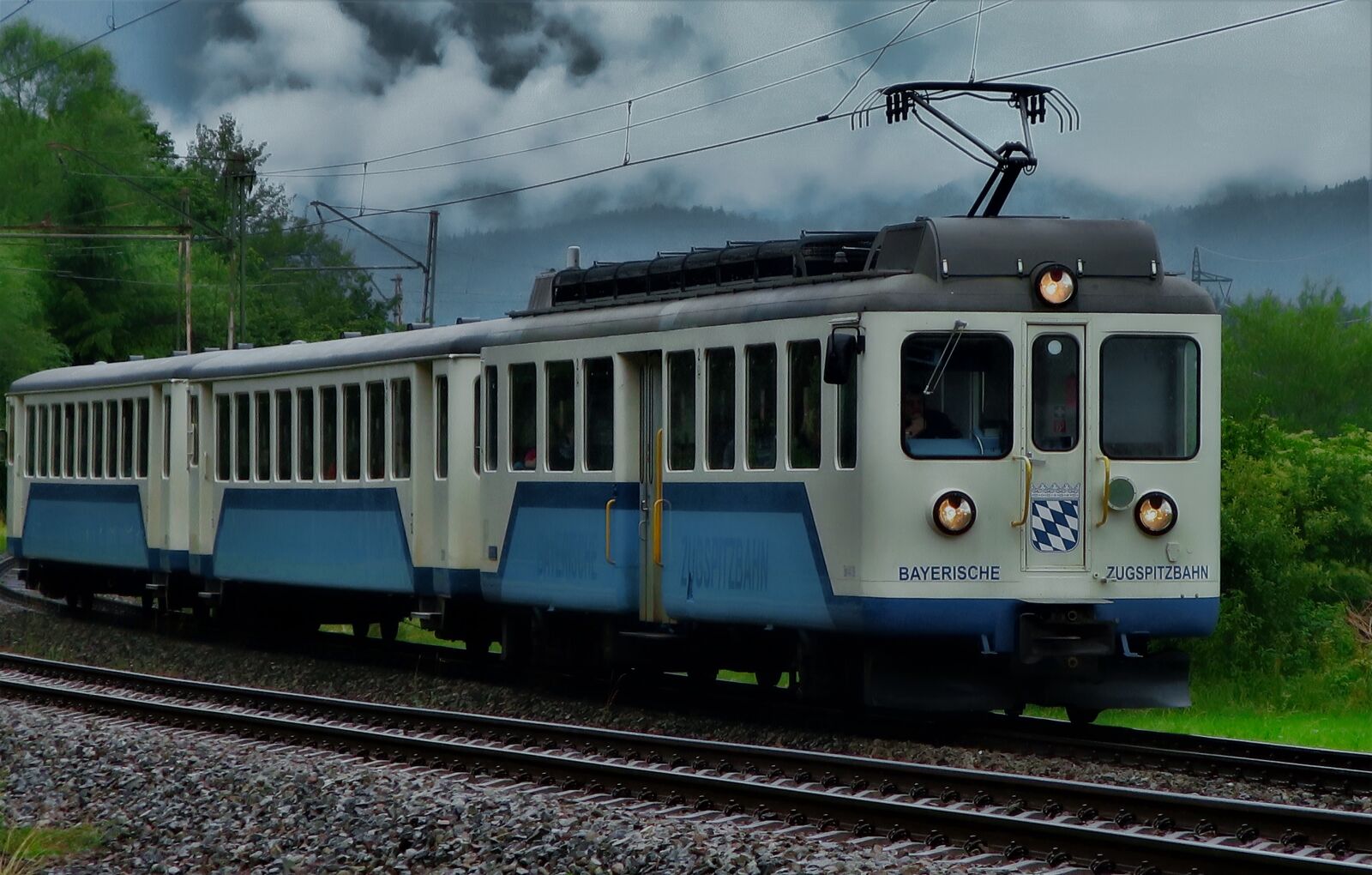 Canon PowerShot G9 X sample photo. Train, zugspitze railway, rail photography