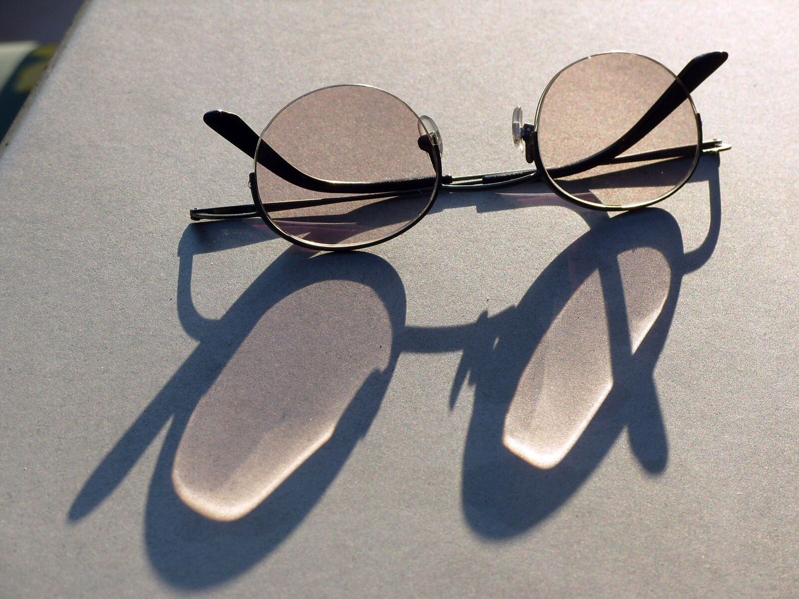Samsung KENOX S1050  / Samsung S1050 sample photo. Glasses, see, see sharp photography