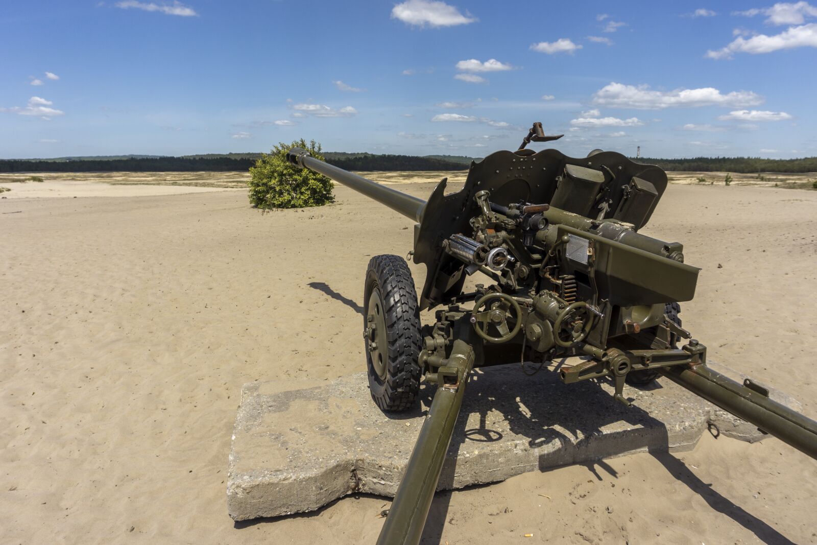 Sony a6000 sample photo. Cannon, the war, desert photography