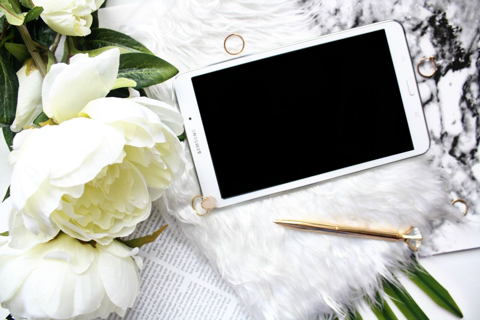 Canon EOS 1000D (EOS Digital Rebel XS / EOS Kiss F) sample photo. Desk, ipad, tablet photography
