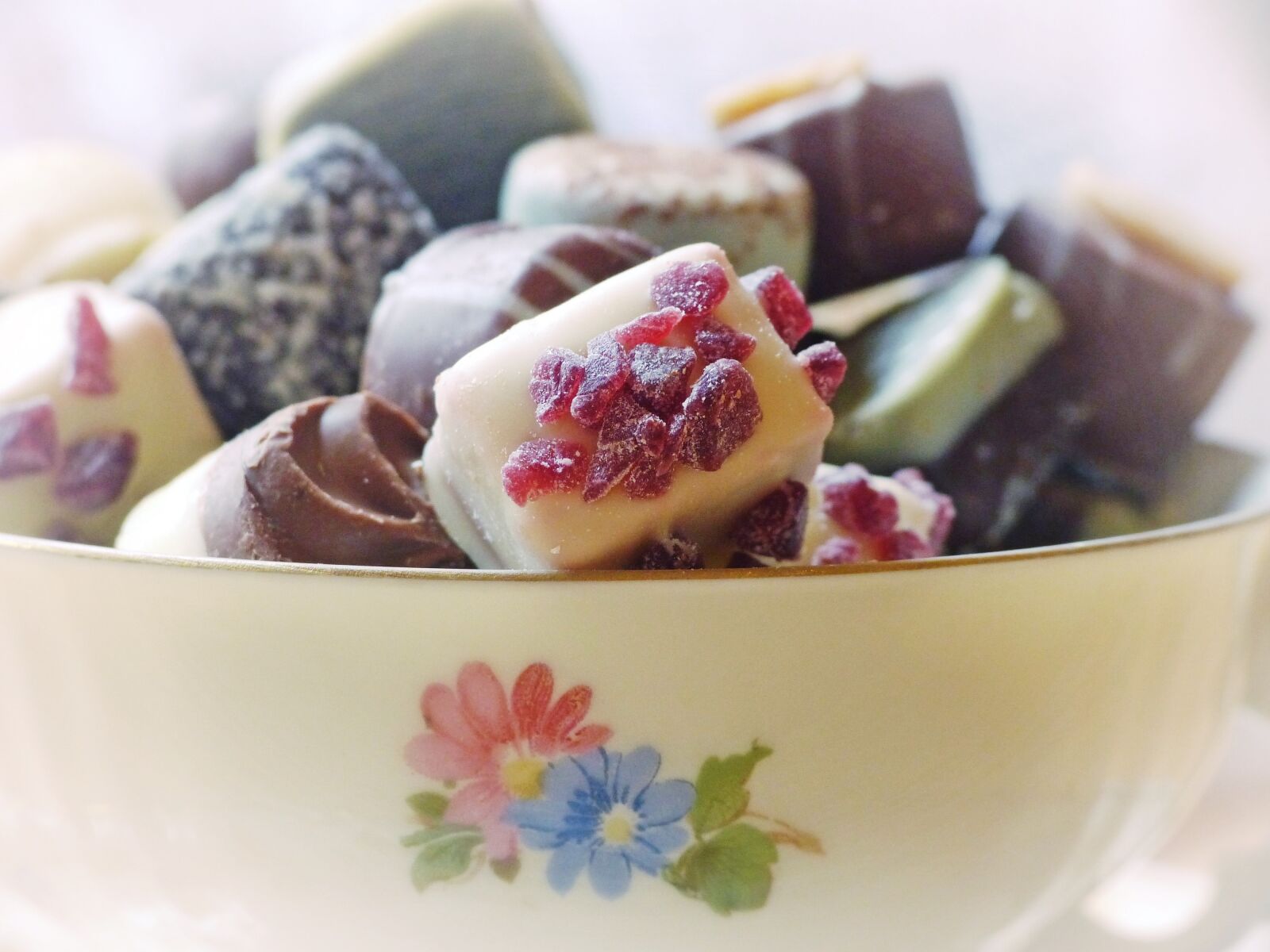 Panasonic Lumix DMC-FZ200 sample photo. Chocolates, candy, chocolate photography