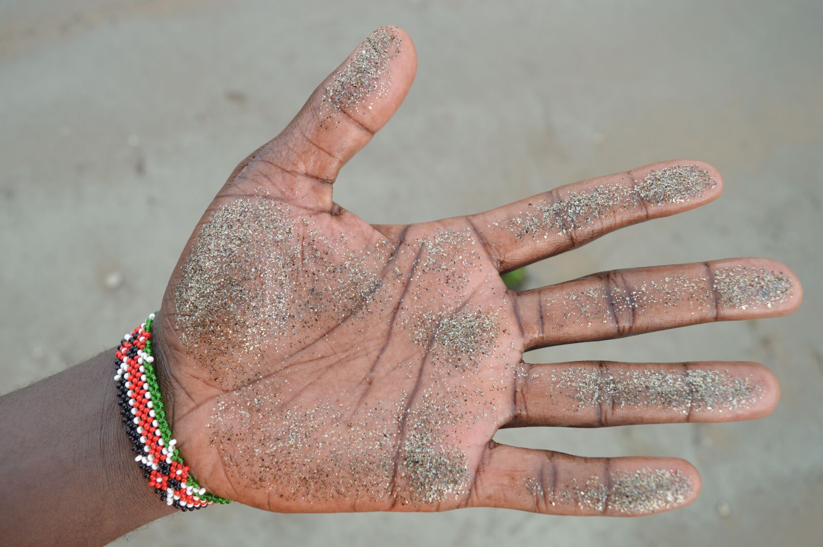 Nikon D3200 sample photo. Sand, hand, fingers photography