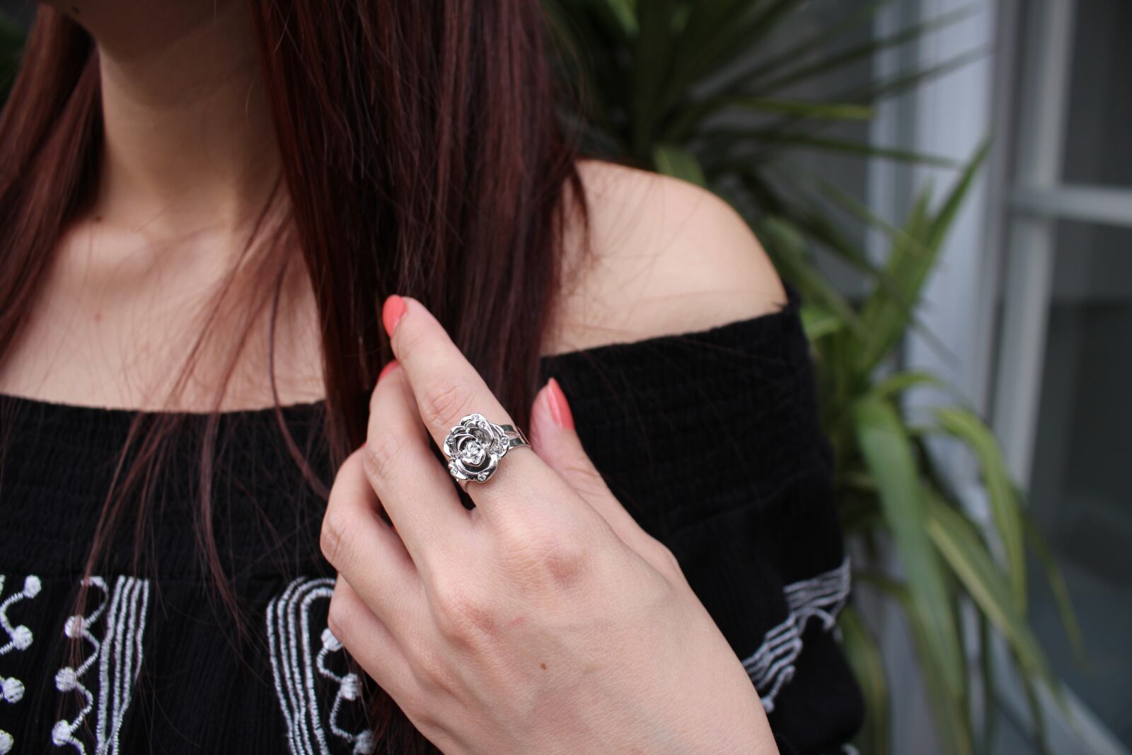 Canon EOS 700D (EOS Rebel T5i / EOS Kiss X7i) sample photo. Girls, attend class, ring photography