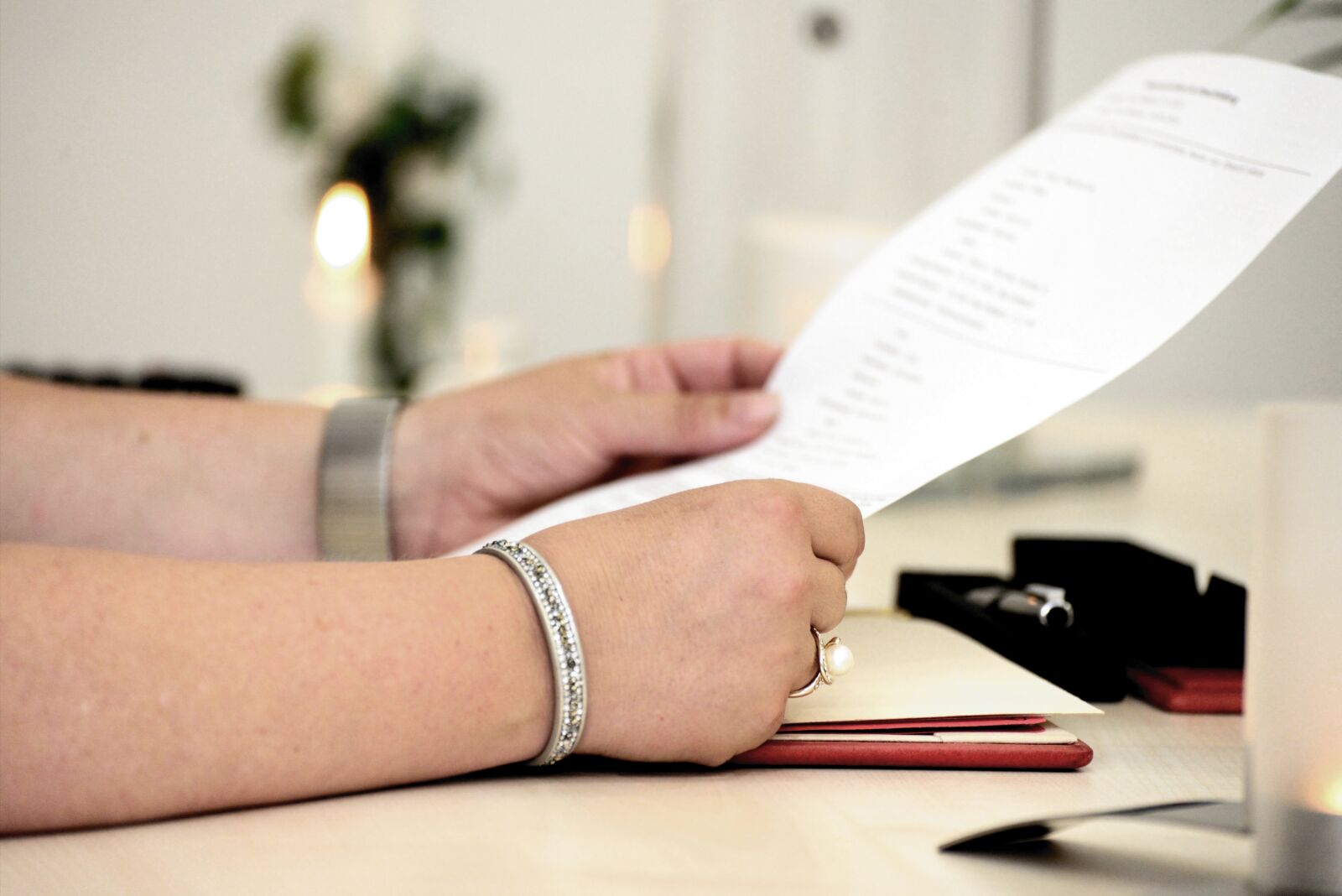 Nikon D610 sample photo. Hands, read, document photography