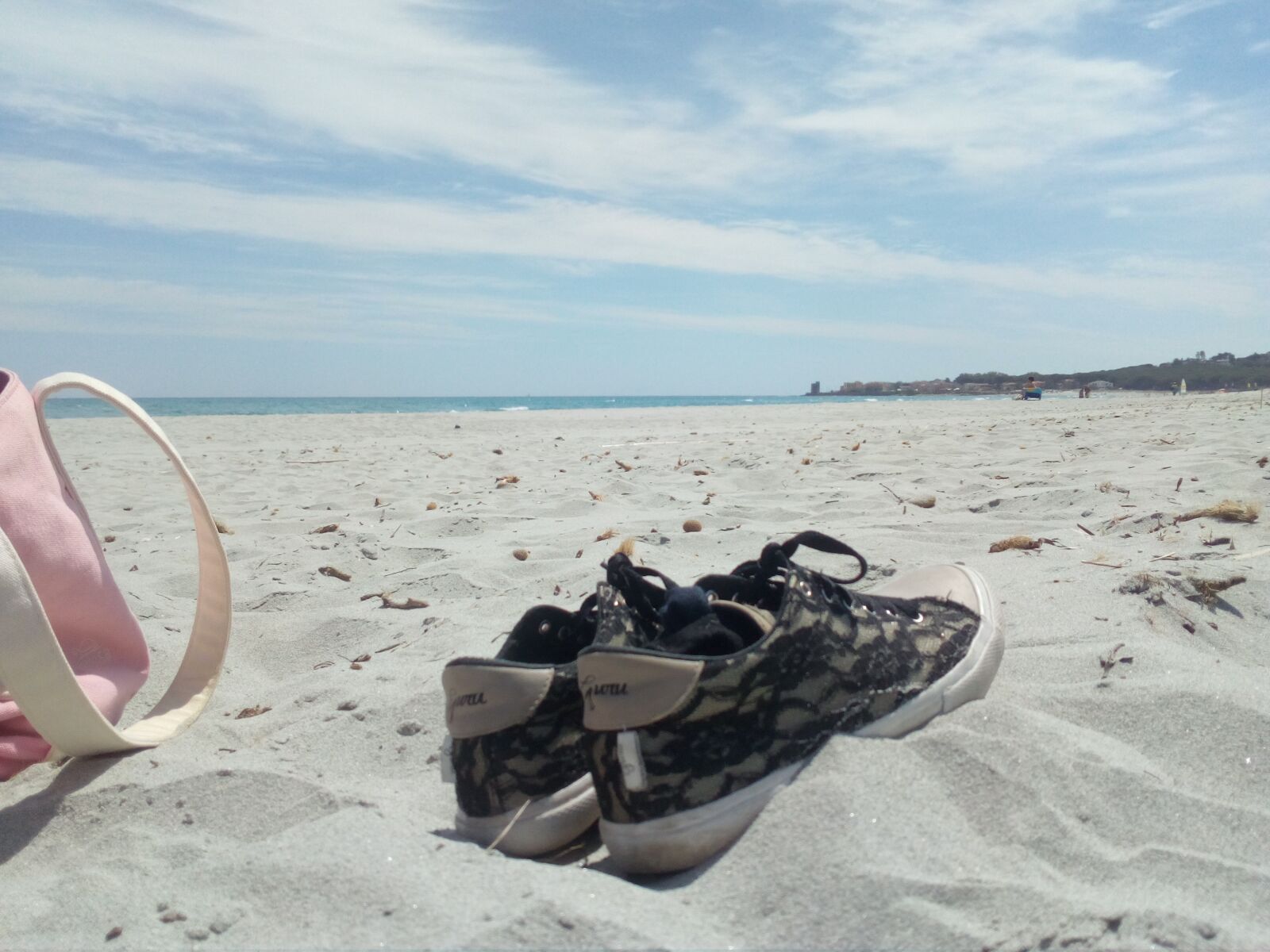 HUAWEI Y5II sample photo. Beach, sand, shoes photography