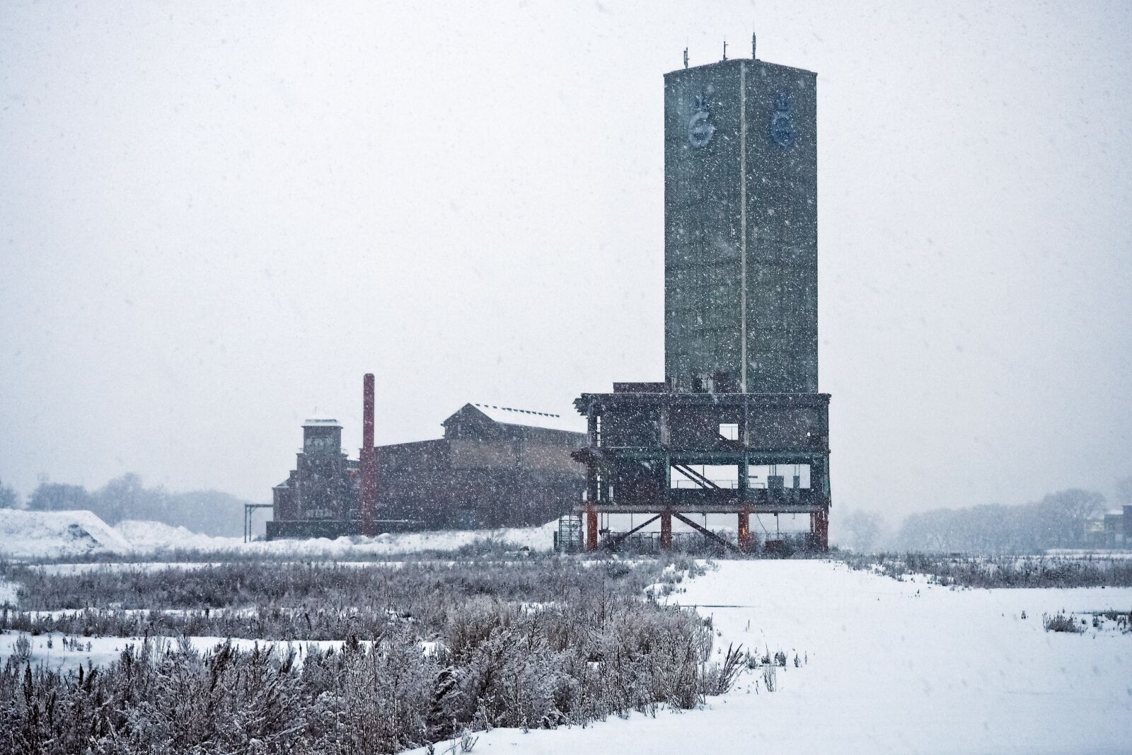 Olympus OM-D E-M10 sample photo. Lost places, winter, transience photography