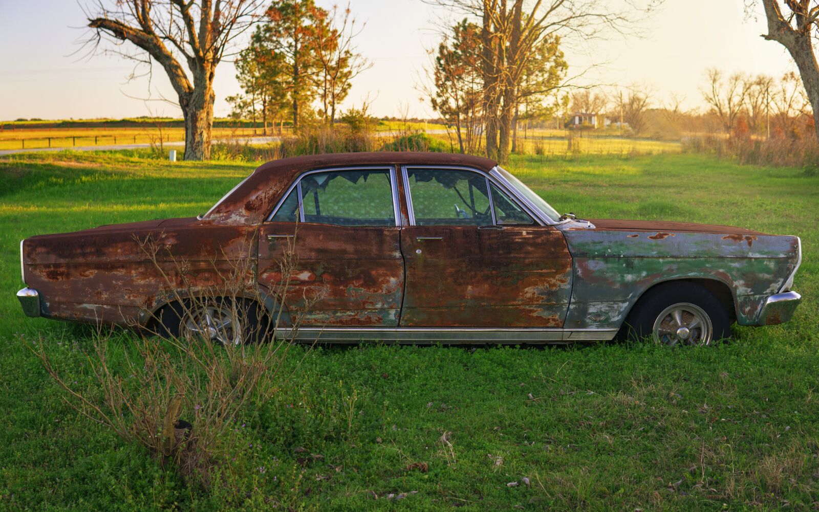 30mm F1.4 DC DN | Contemporary 016 sample photo. Rusty, car, vintage photography