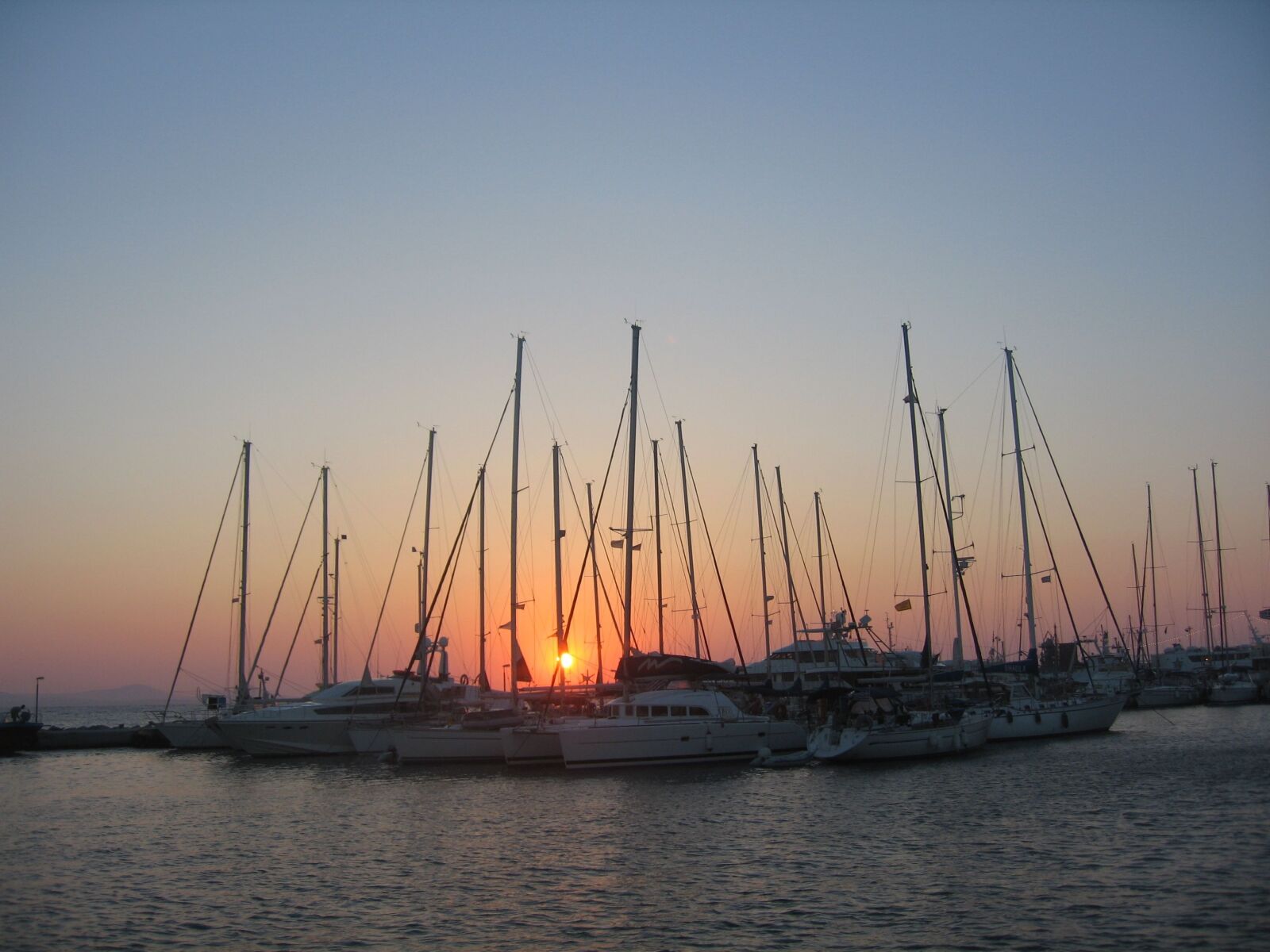 Canon DIGITAL IXUS 700 sample photo. Sunset, port, evening photography