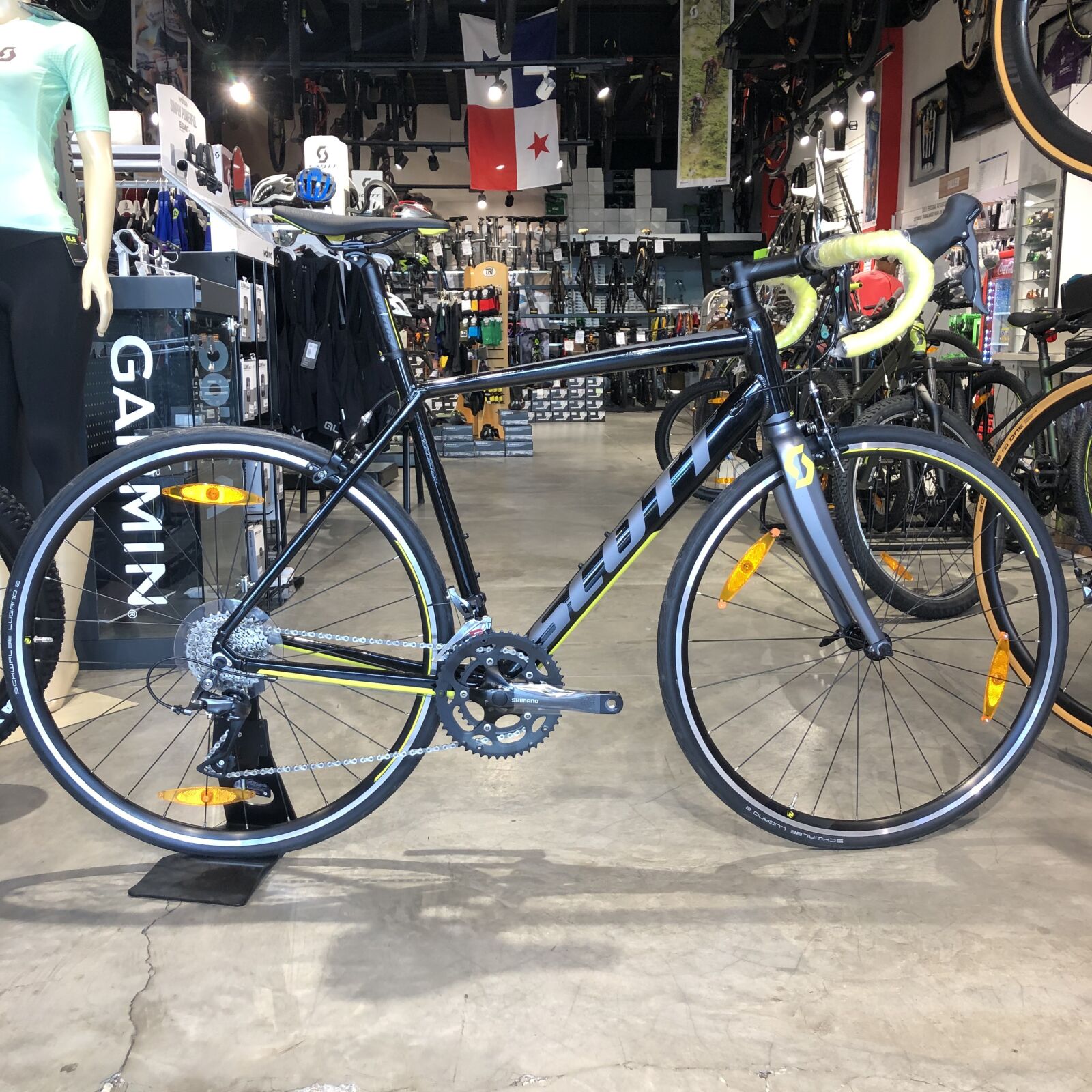 iPhone X back dual camera 4mm f/1.8 sample photo. Bicycle, store, mtb photography