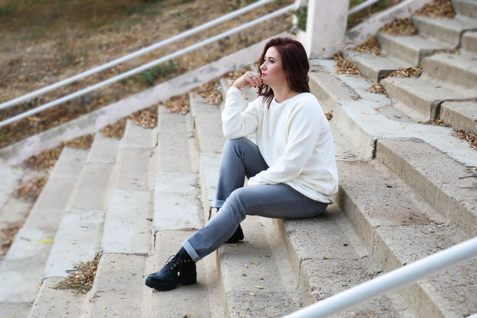 Canon EF 24-105mm F4L IS II USM sample photo. Stairs, thinking, girl photography