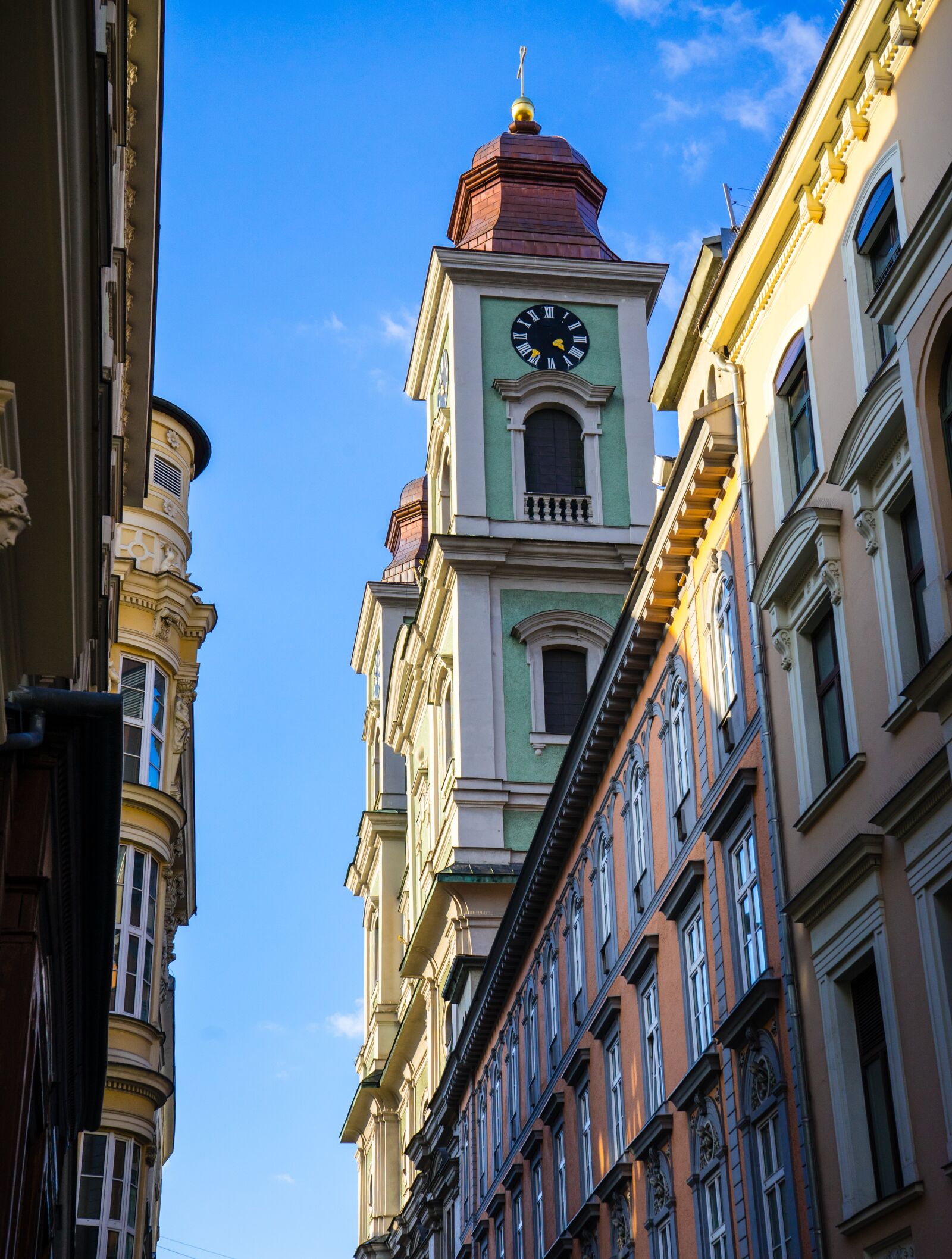 Sony a7 II + Sony FE 28-70mm F3.5-5.6 OSS sample photo. Linz, upper austria, austria photography