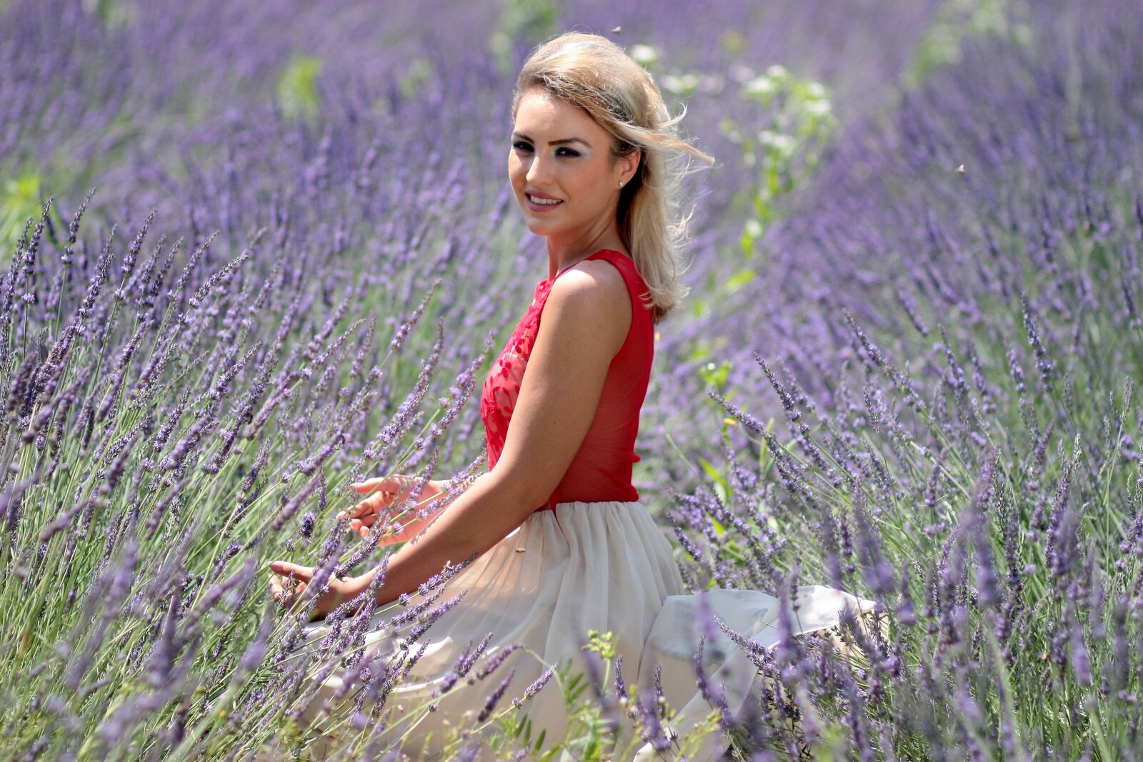 Canon EOS 450D (EOS Rebel XSi / EOS Kiss X2) sample photo. Girl, lavender, mov photography