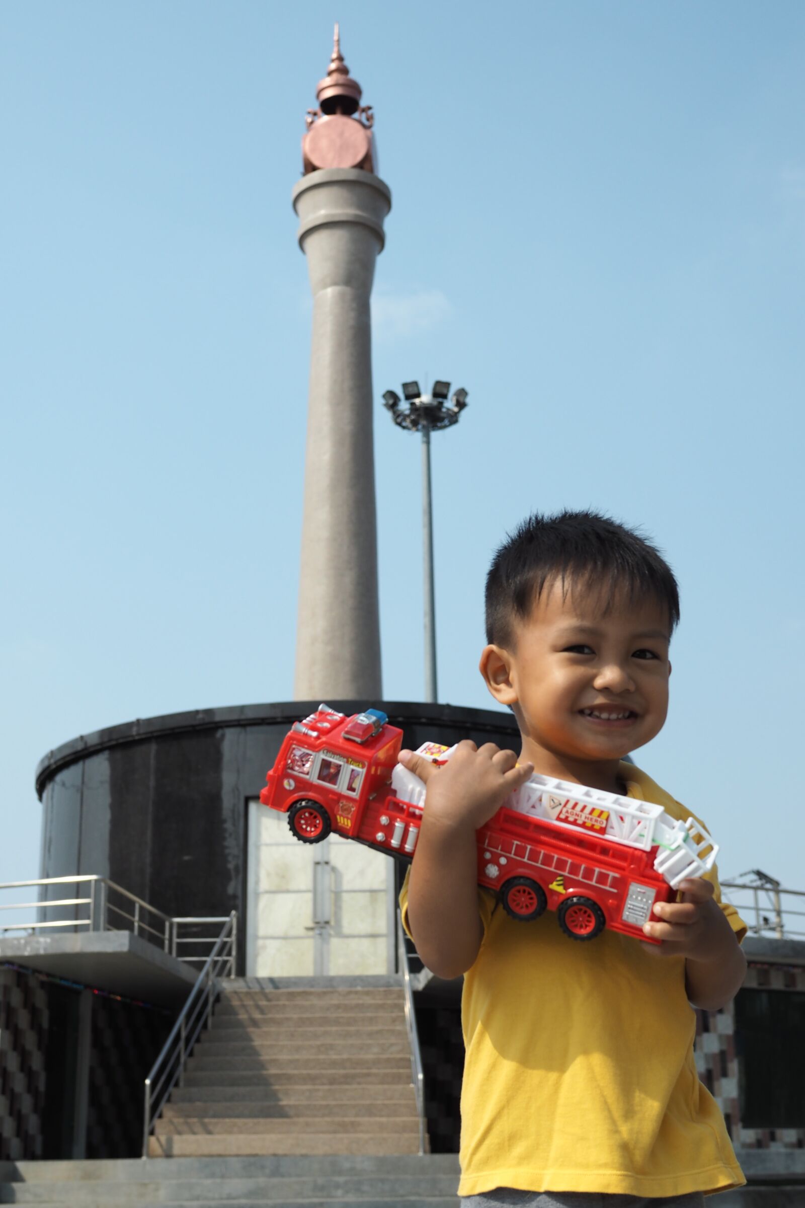 Olympus PEN E-PL7 + Olympus M.Zuiko Digital 25mm F1.8 sample photo. Children, boy, smile photography