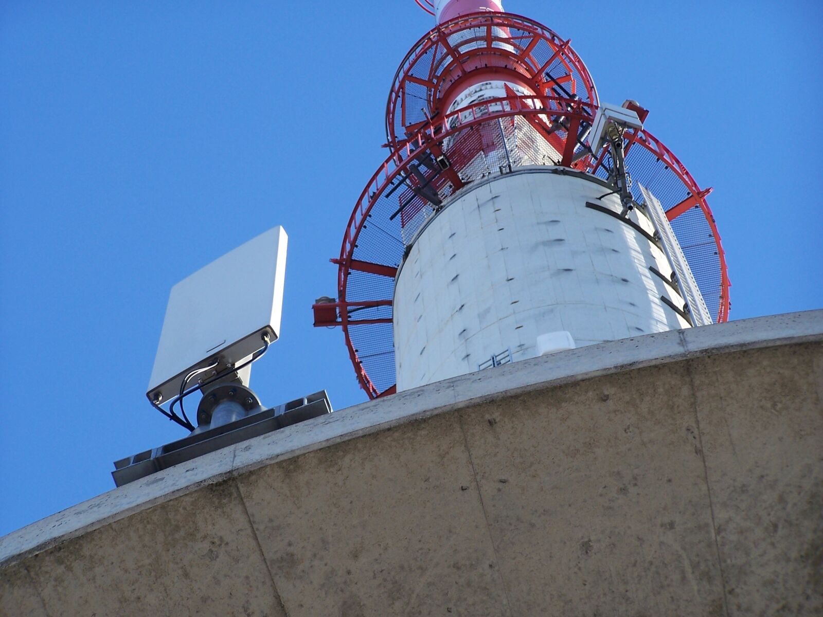 Kodak Z740 ZOOM DIGITAL CAMERA sample photo. Umts antenna, mobile, radio photography