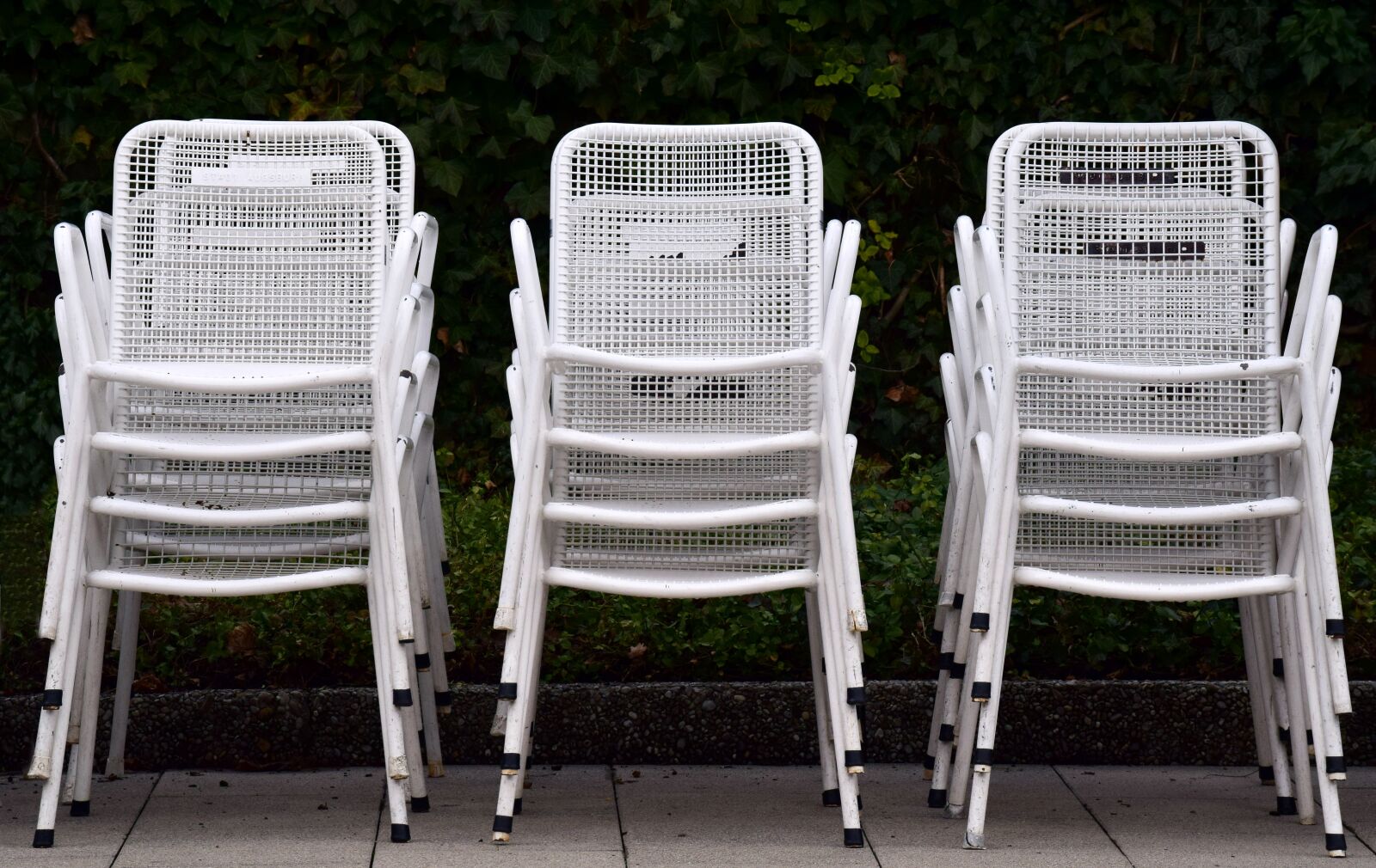 Nikon D3300 sample photo. Garden chairs, white, metal photography