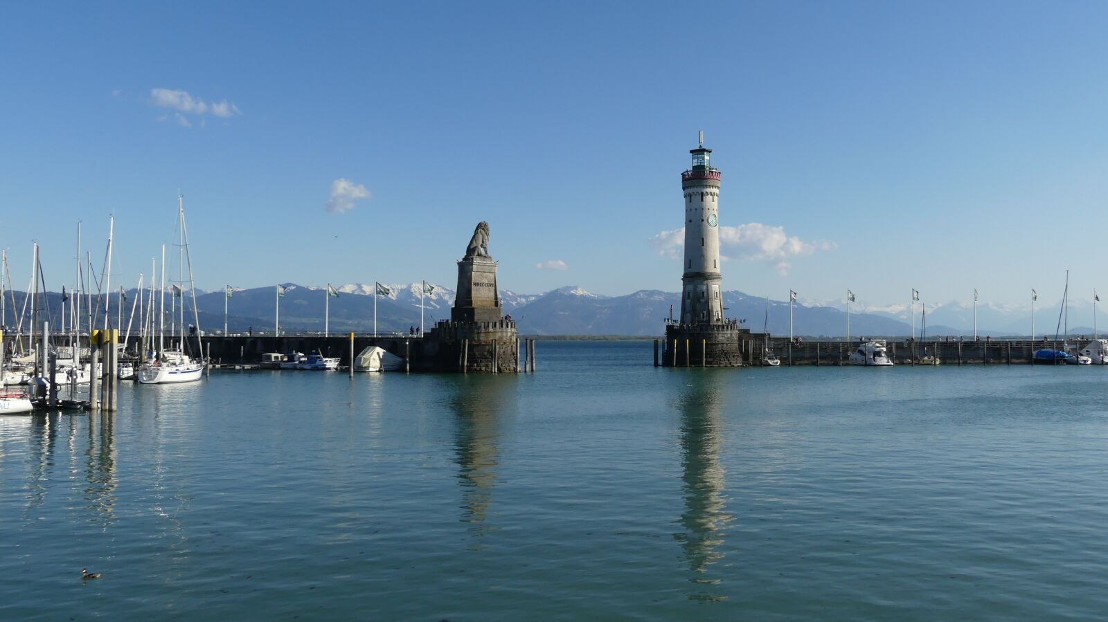 Panasonic Lumix DMC-FZ300 sample photo. Lake, lighthouse, water photography