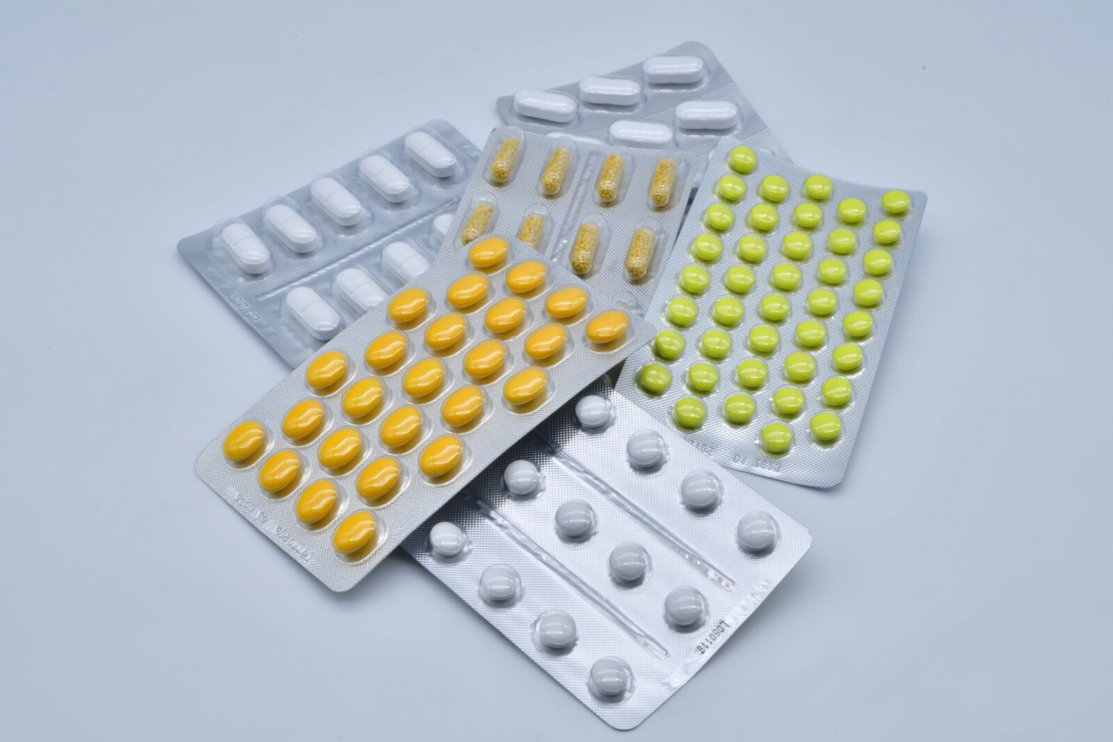 Nikon D7500 sample photo. Tablets, vitamins, drug photography