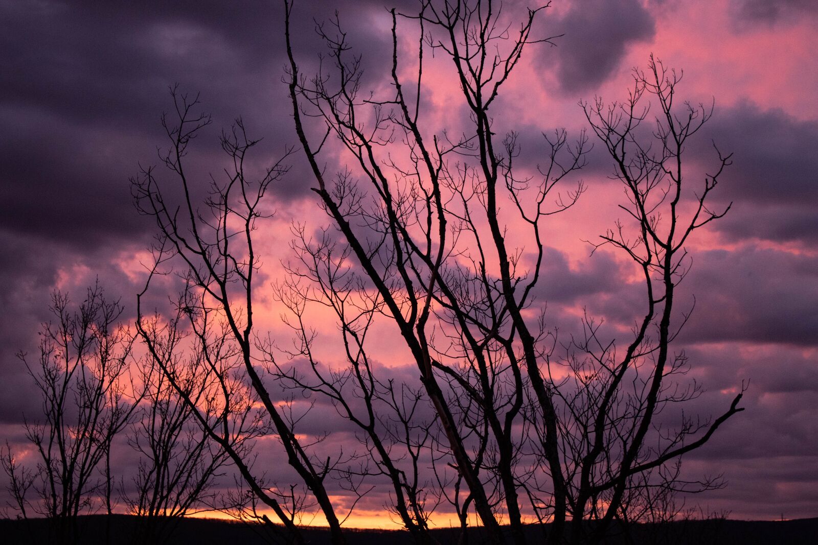 Canon EOS 1300D (EOS Rebel T6 / EOS Kiss X80) sample photo. Sunset, clouds, mood photography