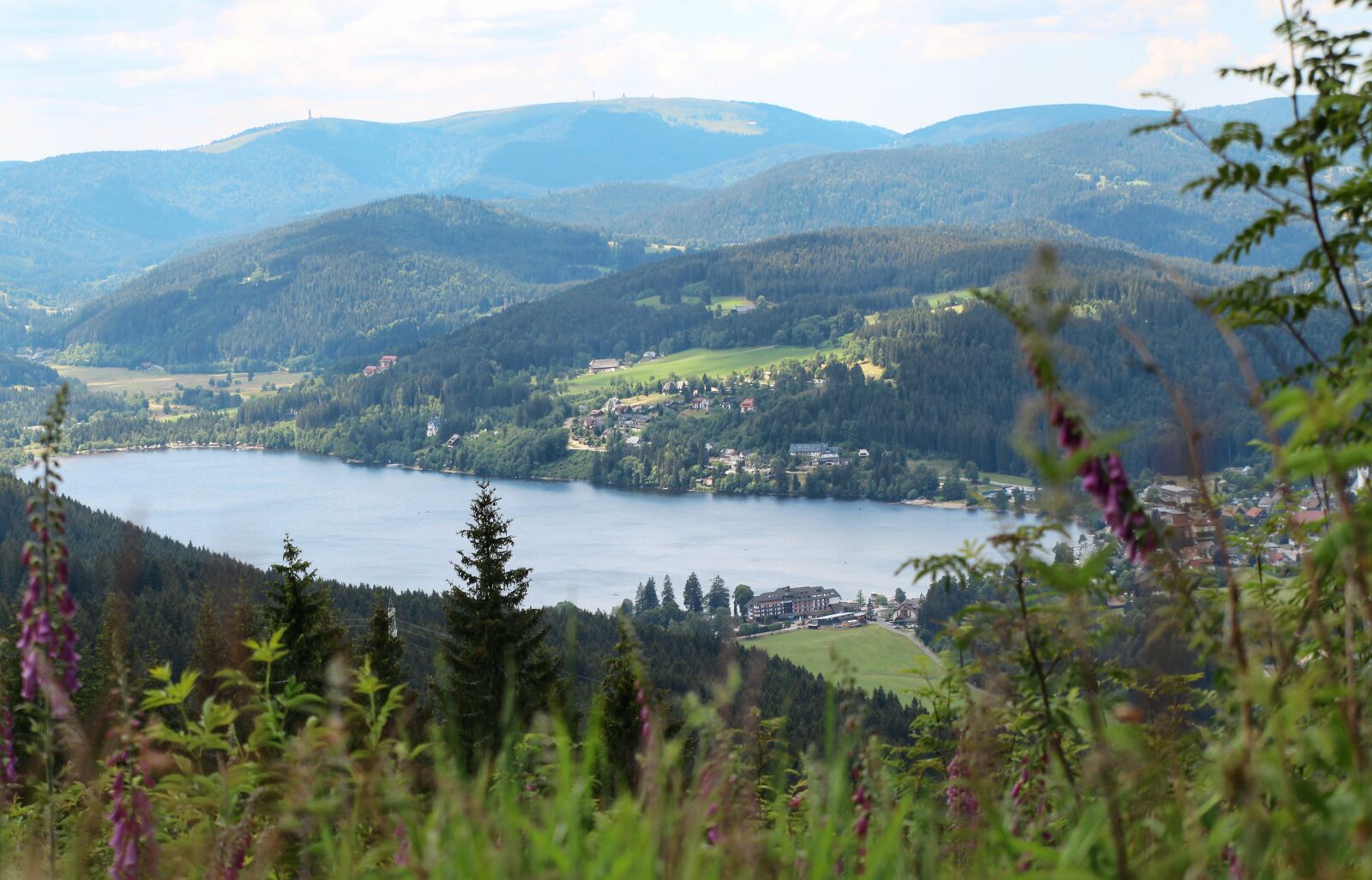 Canon EOS 700D (EOS Rebel T5i / EOS Kiss X7i) sample photo. Mountains, lake, forest photography