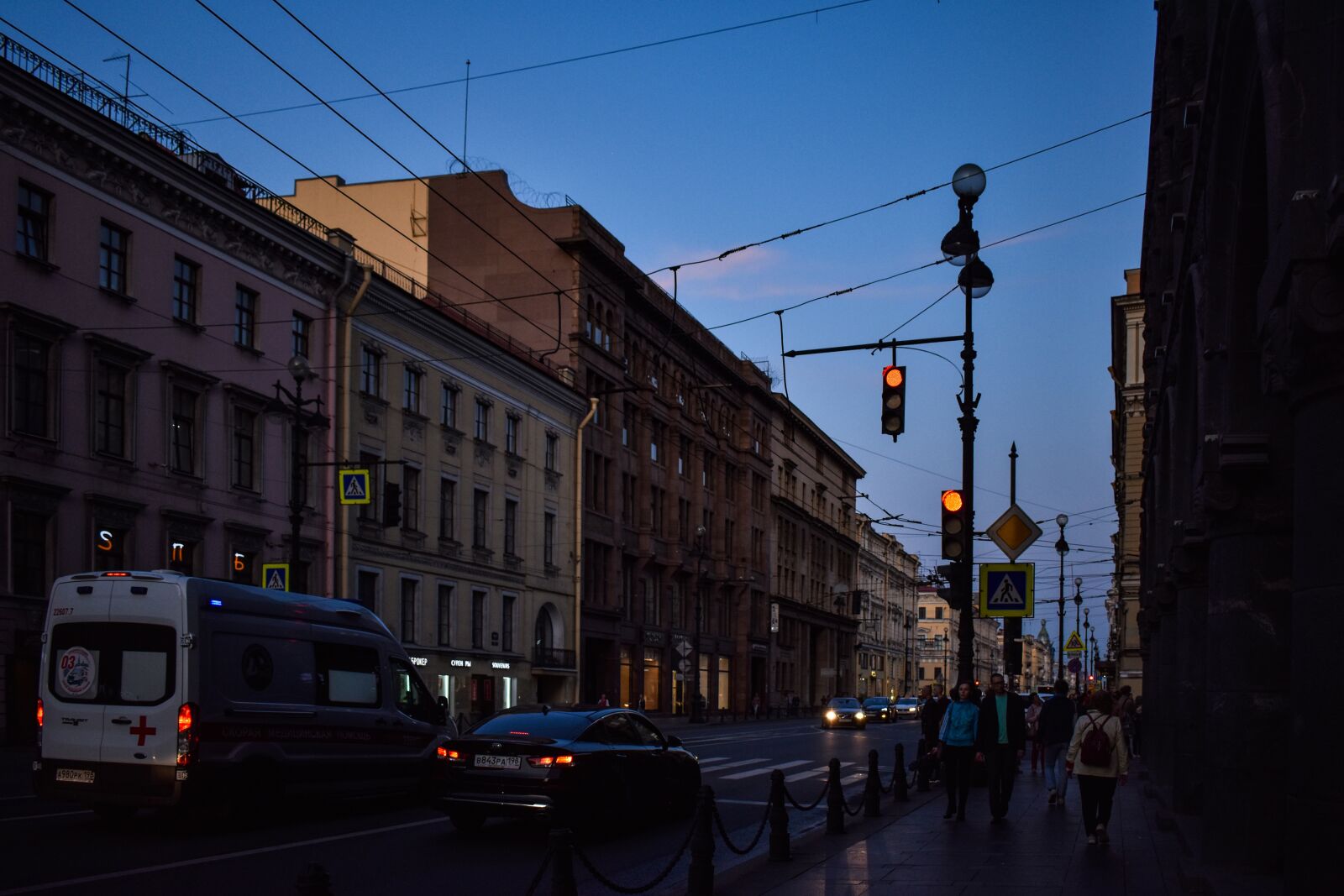 Nikon D5600 sample photo. Spb, evening, avenue photography