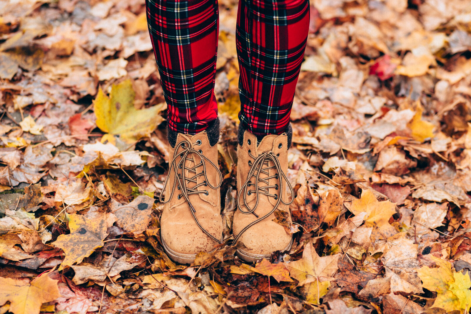 Canon EF 85mm F1.8 USM sample photo. Person, wearing, brown, timberland photography