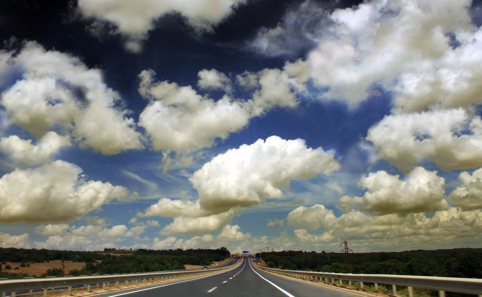 Canon EOS 500D (EOS Rebel T1i / EOS Kiss X3) sample photo. Road, cloud, turkey photography
