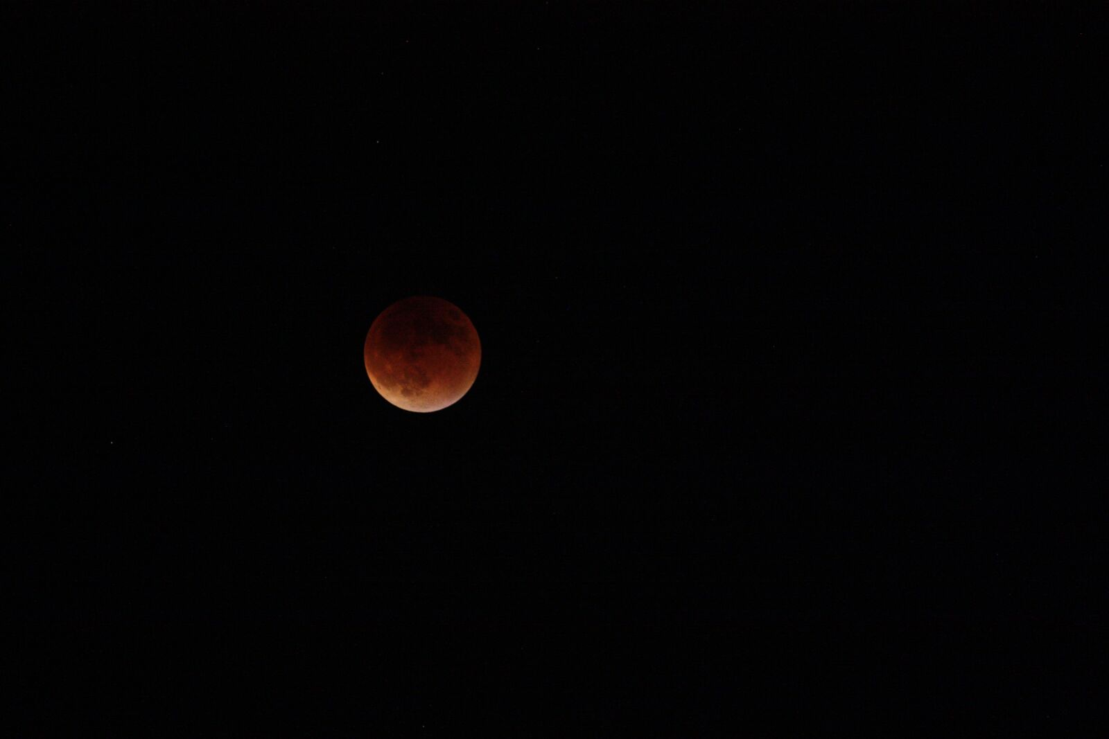 Canon EOS 450D (EOS Rebel XSi / EOS Kiss X2) sample photo. Blood moon, moon, night photography