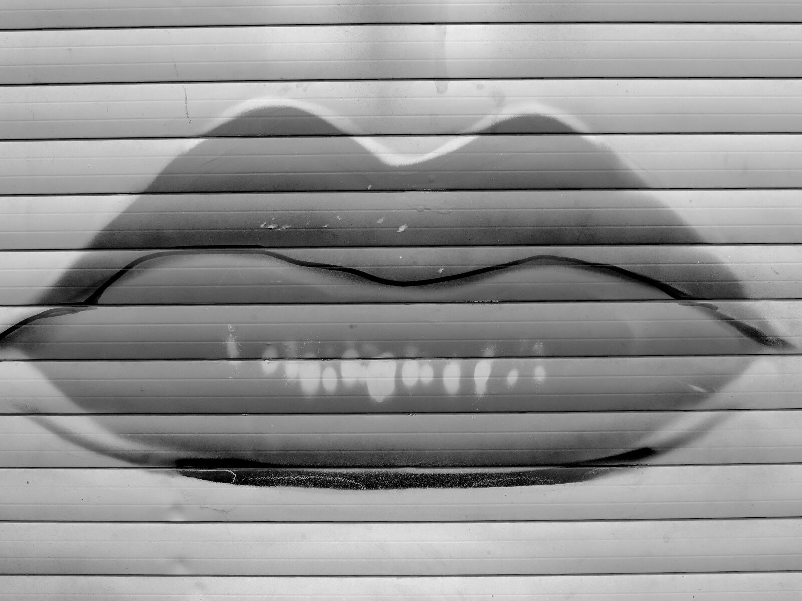 Nikon Coolpix P520 sample photo. Mouth, abstract, texture, design photography