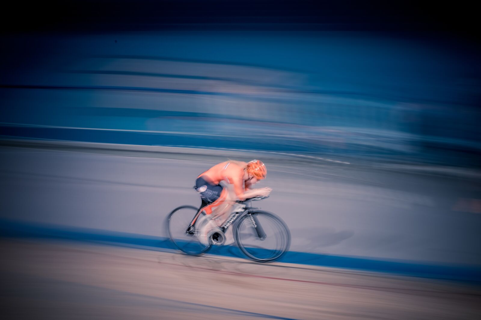 Tamron SP AF 70-200mm F2.8 Di LD (IF) MACRO sample photo. Speed, cycling, the track photography