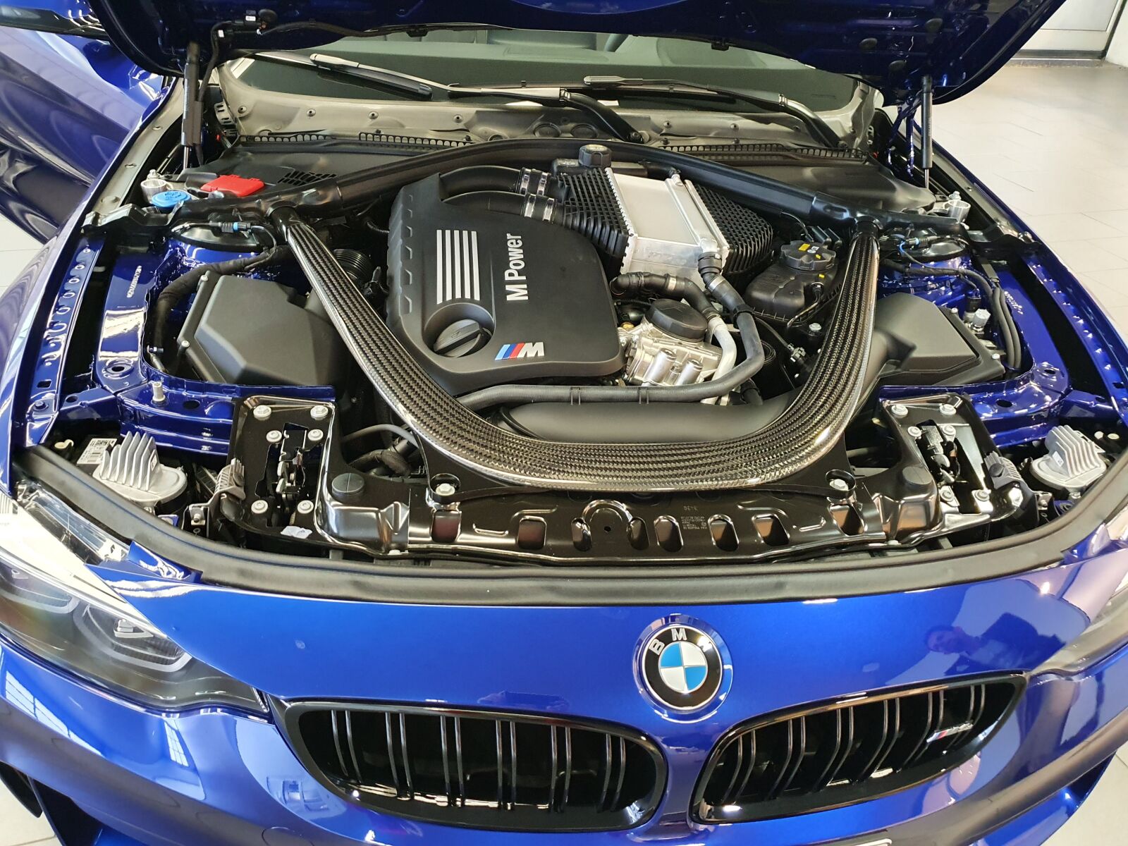 Samsung Galaxy S10+ sample photo. Bmw, m4, auto photography