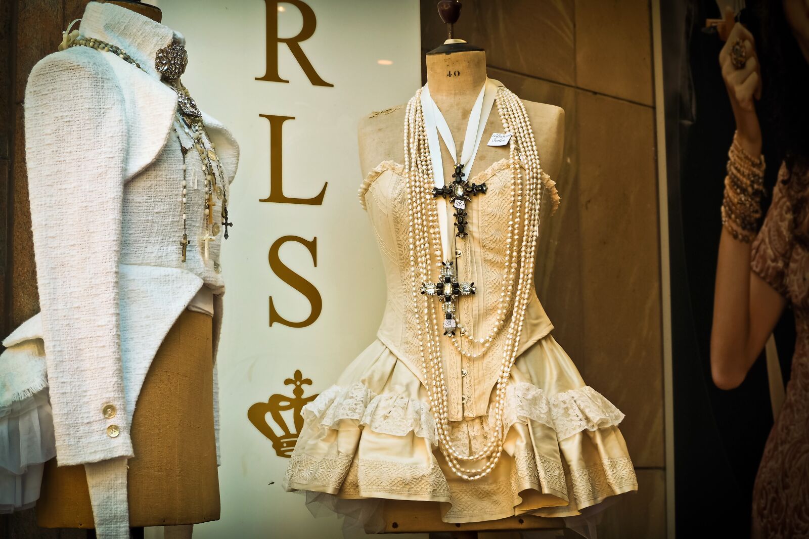 Olympus OM-D E-M10 sample photo. Clothing, dresses, dress photography