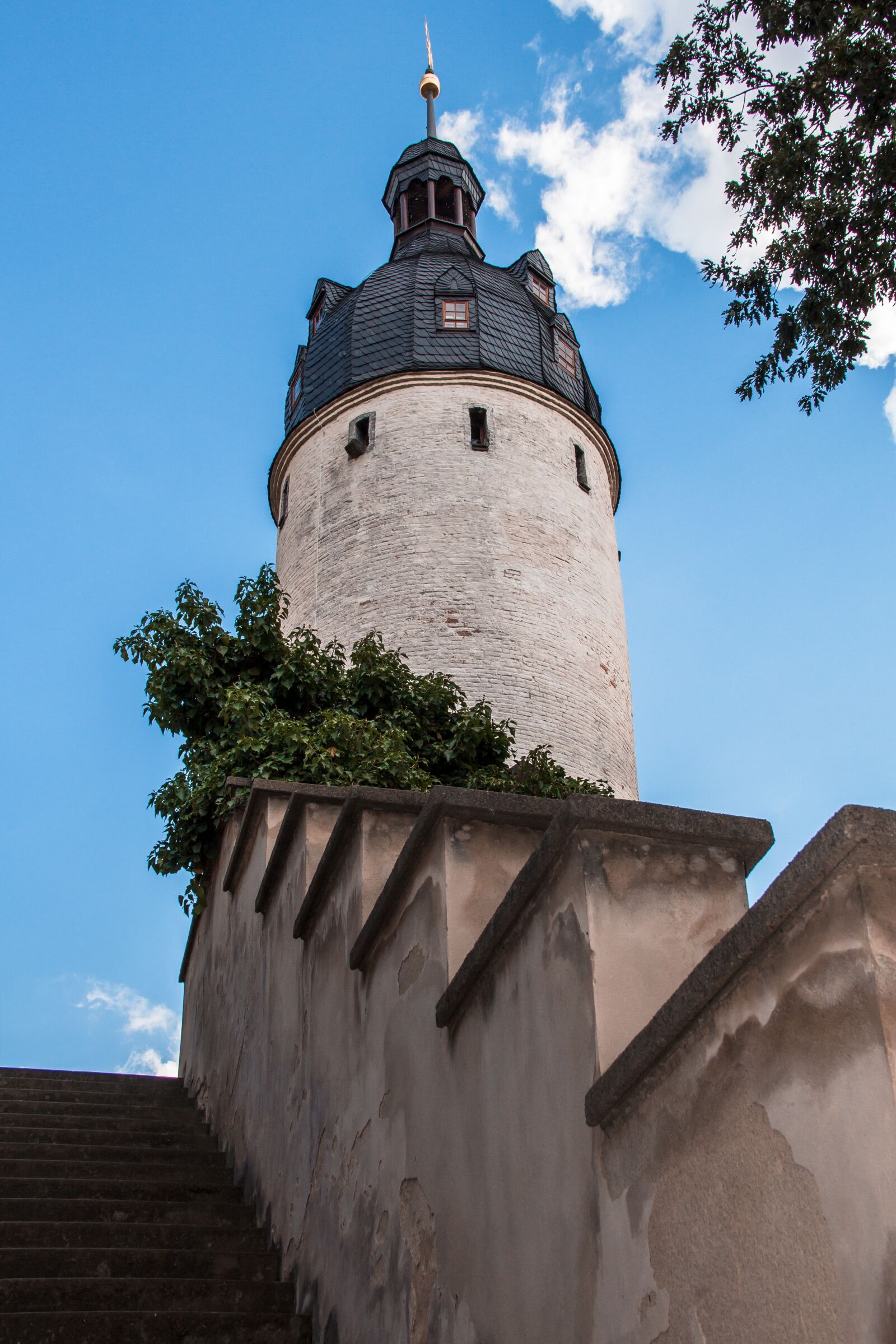 Canon EF-S 18-135mm F3.5-5.6 IS sample photo. Altenburg, road, downtown photography
