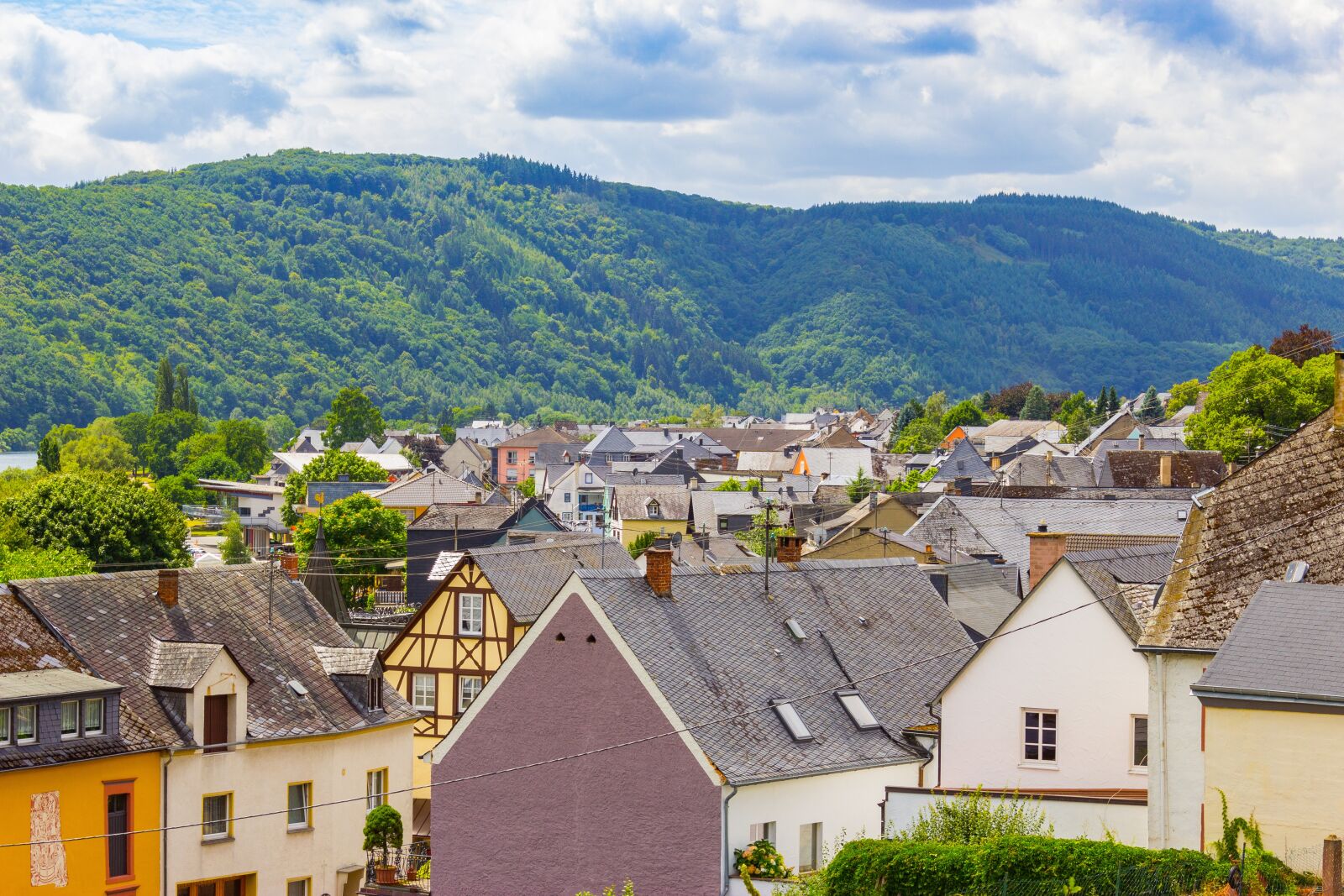 Canon EOS 600D (Rebel EOS T3i / EOS Kiss X5) sample photo. Rooftops, village, german photography
