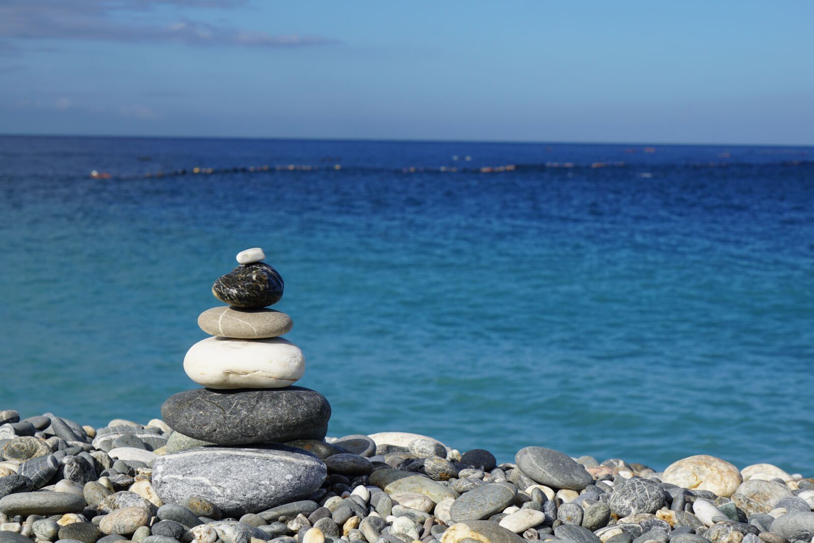 Sony E 55-210mm F4.5-6.3 OSS sample photo. Stone, build, rock photography