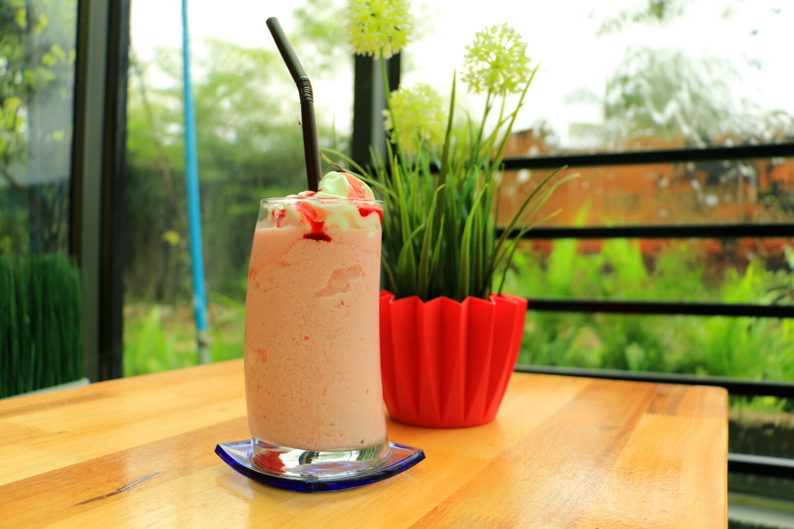Canon EOS 70D sample photo. Smoothie, strawberry, fruit photography