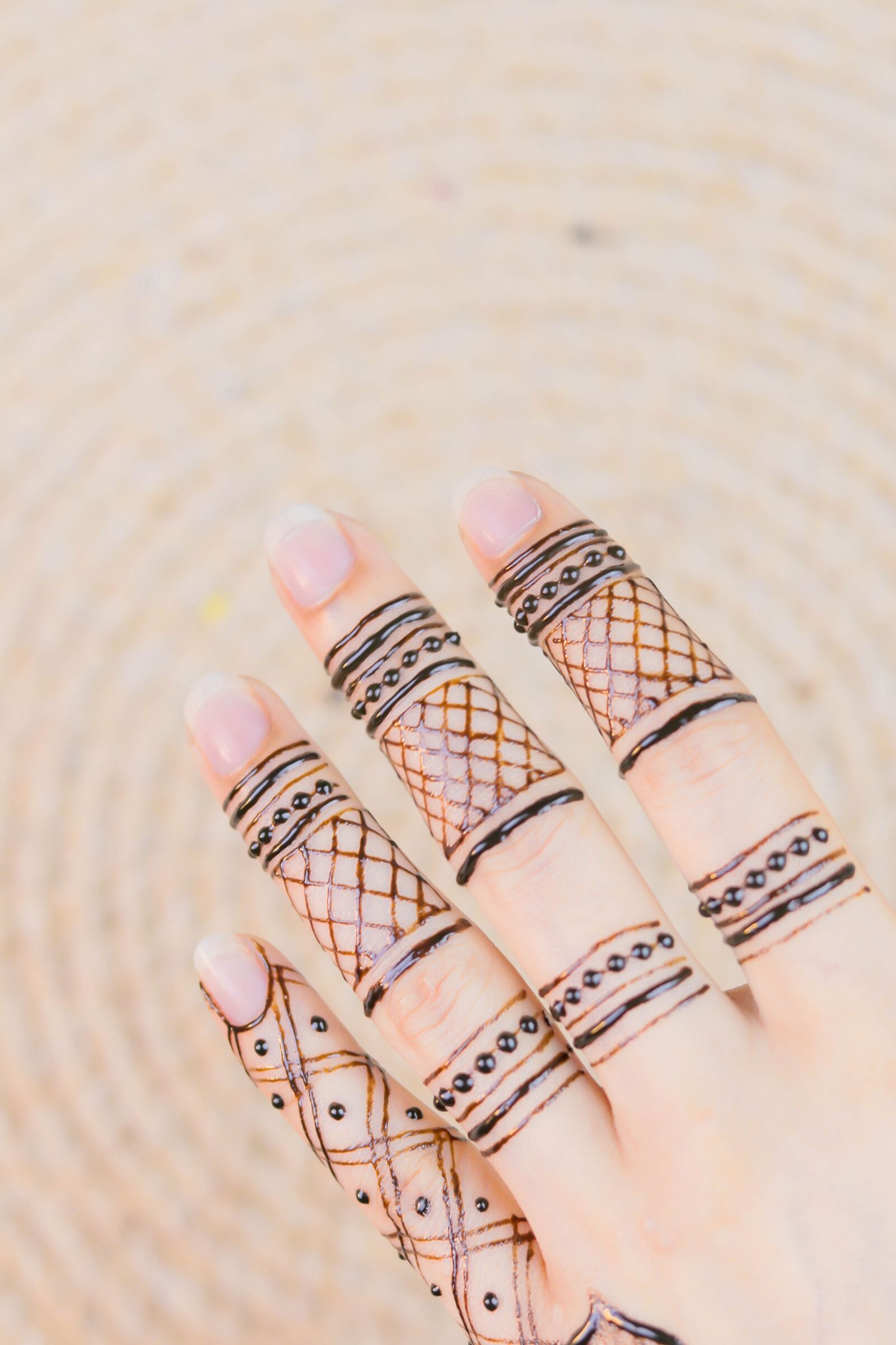 Canon EOS 80D + Canon EF 50mm F1.8 STM sample photo. Henna, hands, mehendi photography