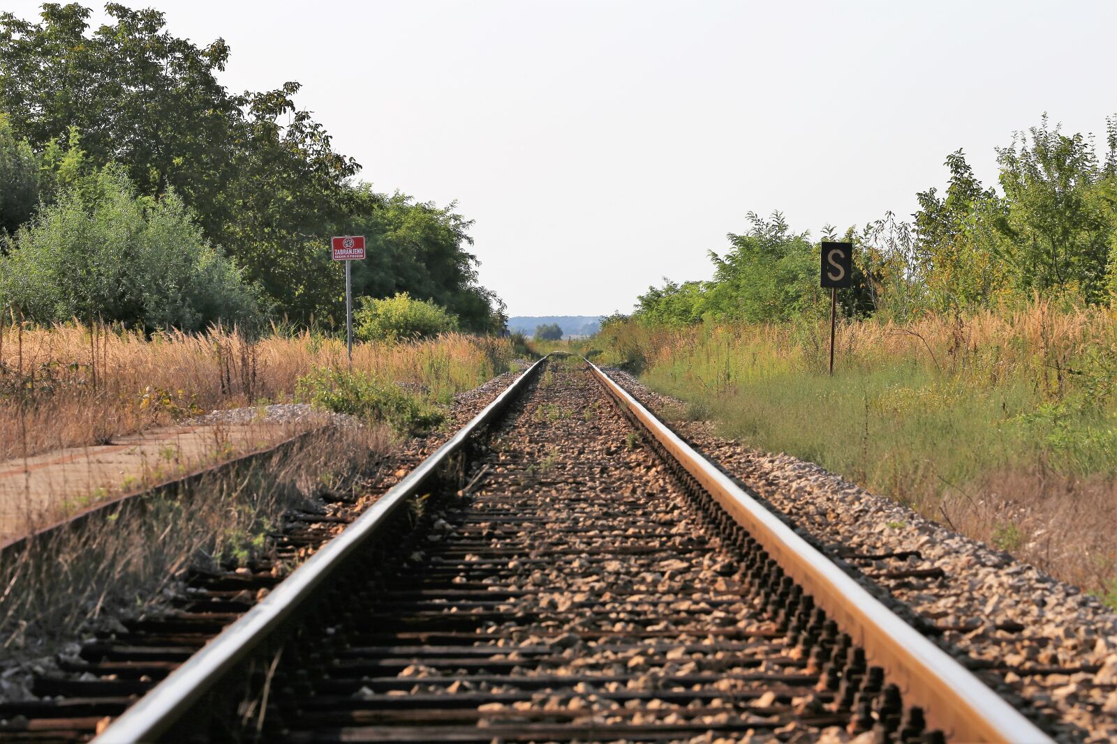Canon EF 70-300 F4-5.6 IS II USM sample photo. Abandoned rail station, rail photography